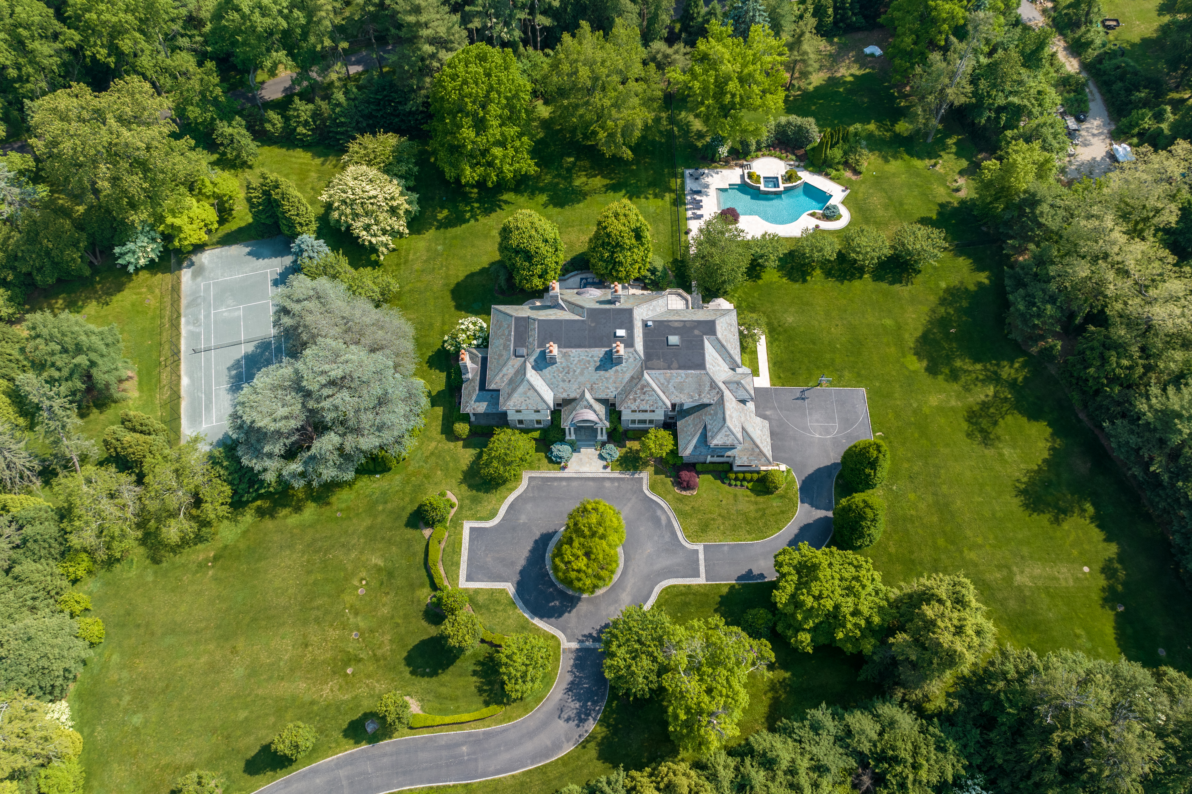 118 I U Willets Road 