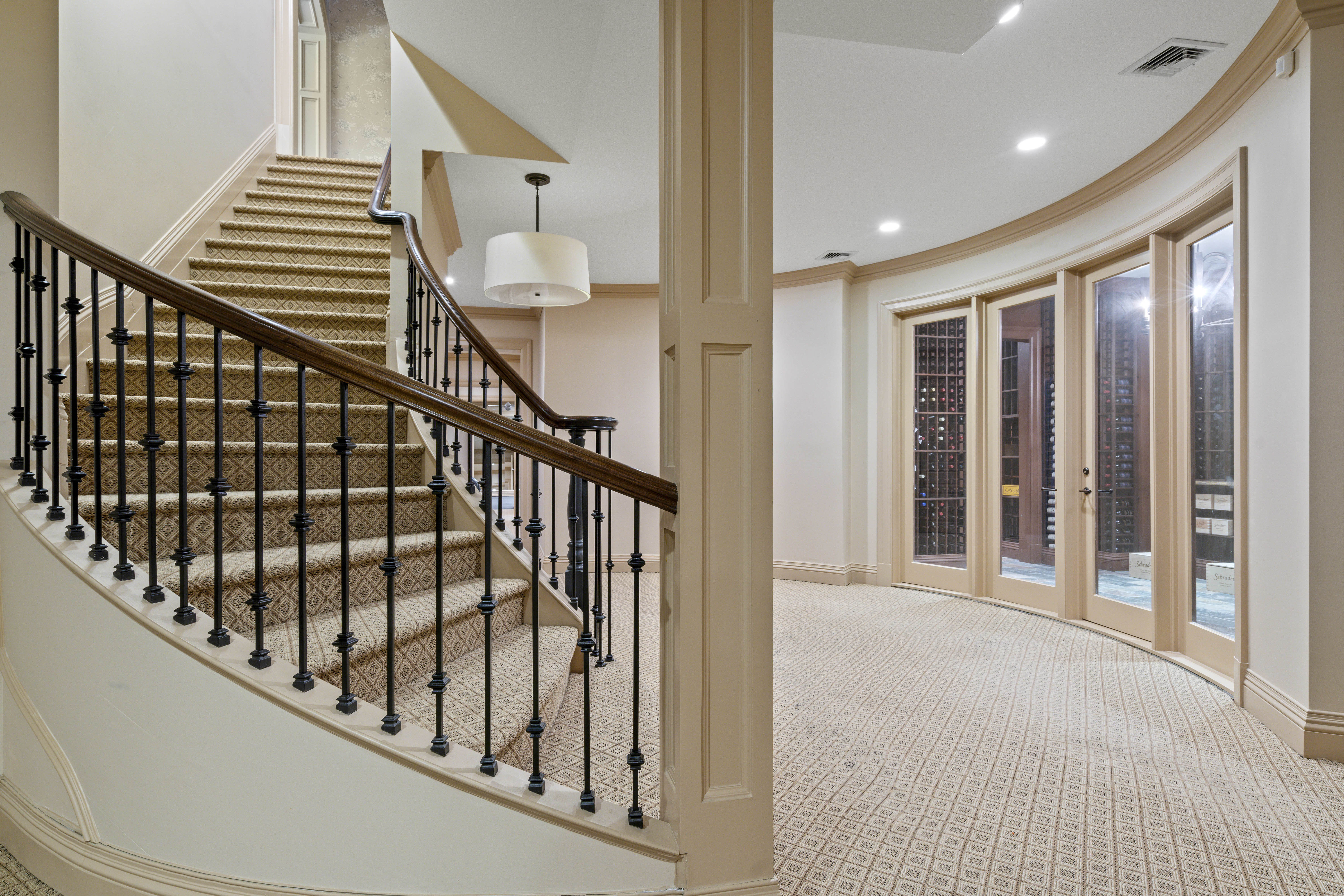 118 I U Willets Road 