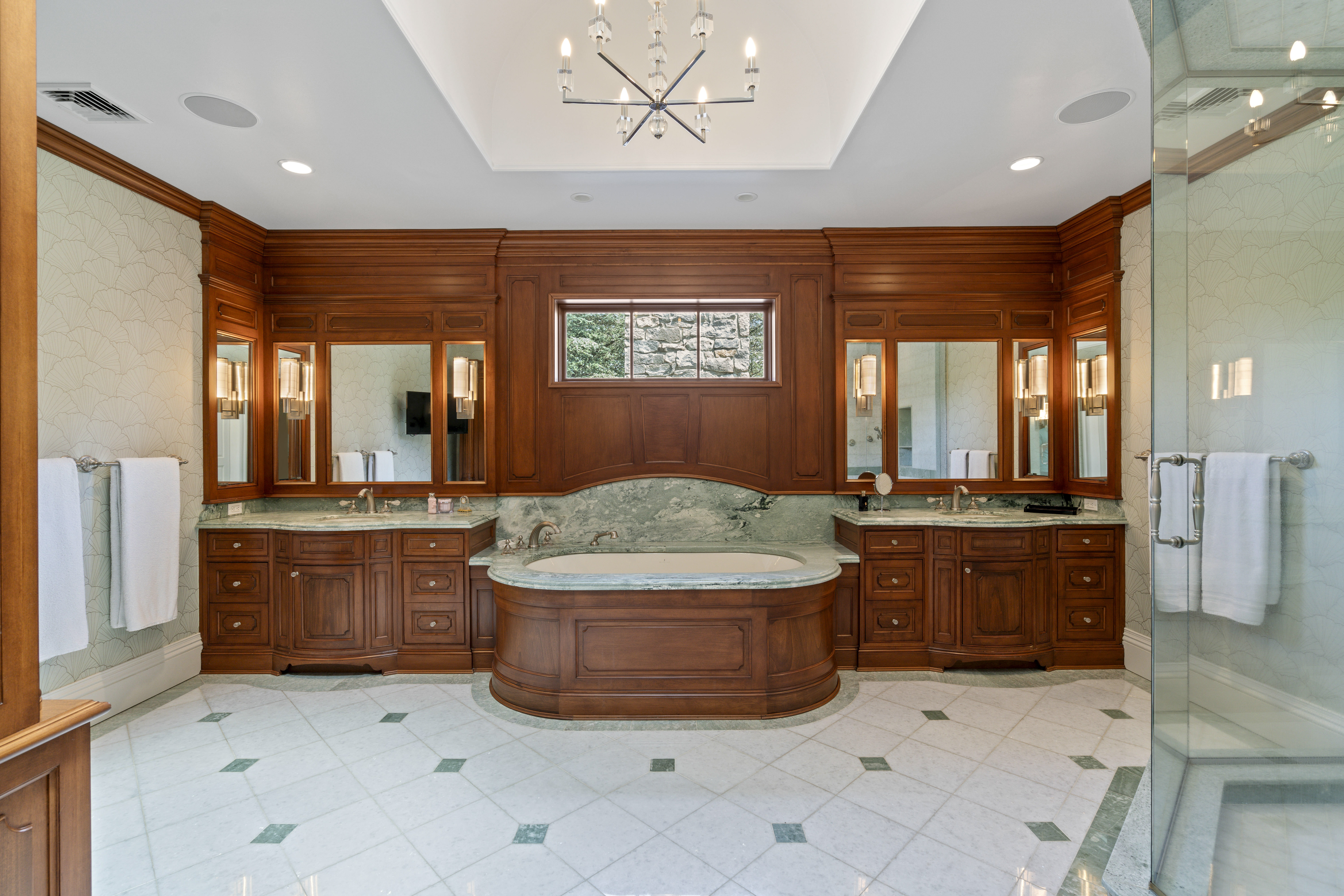 118 I U Willets Road 