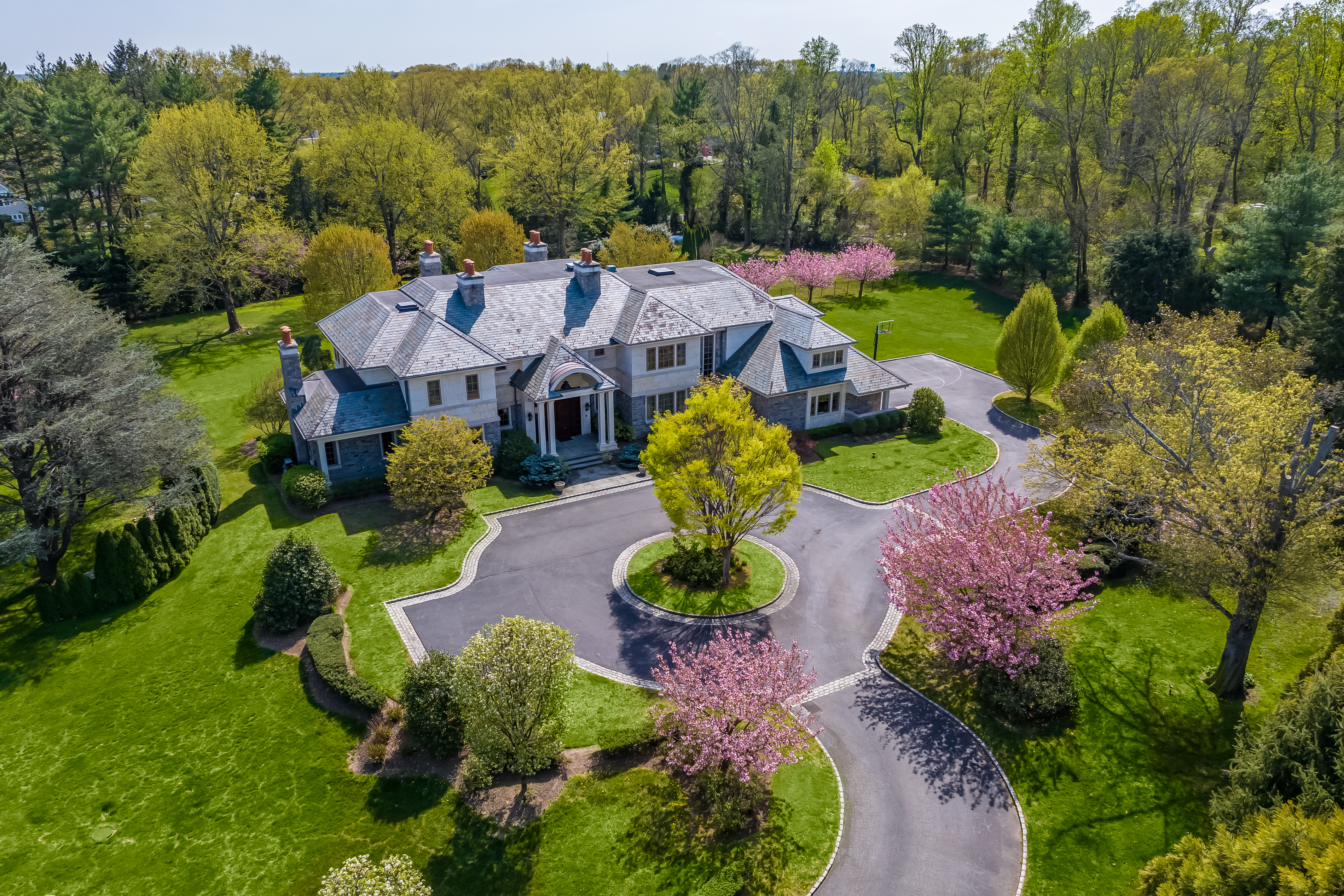 118 I U Willets Road 