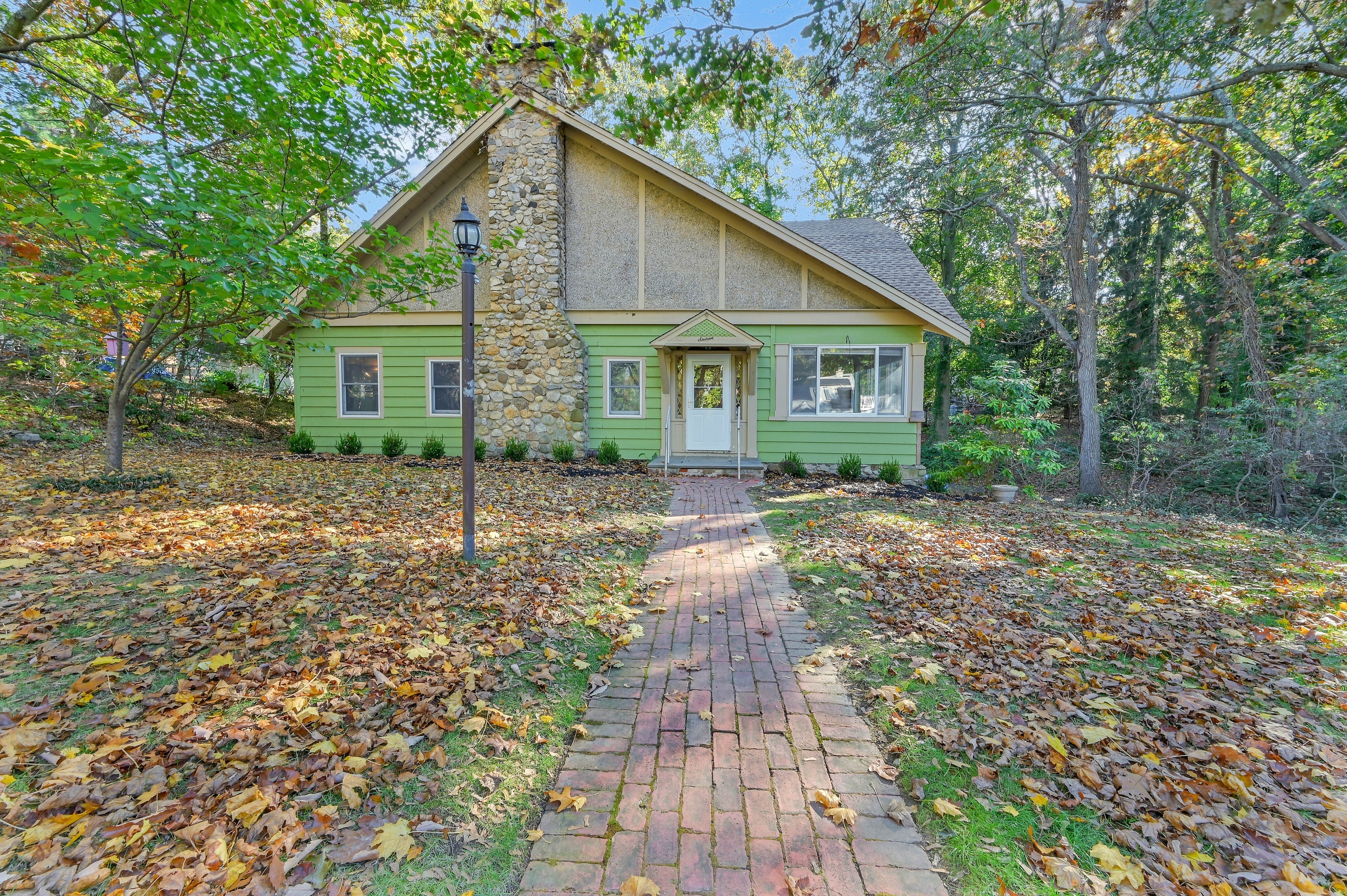 16 Midwood Road