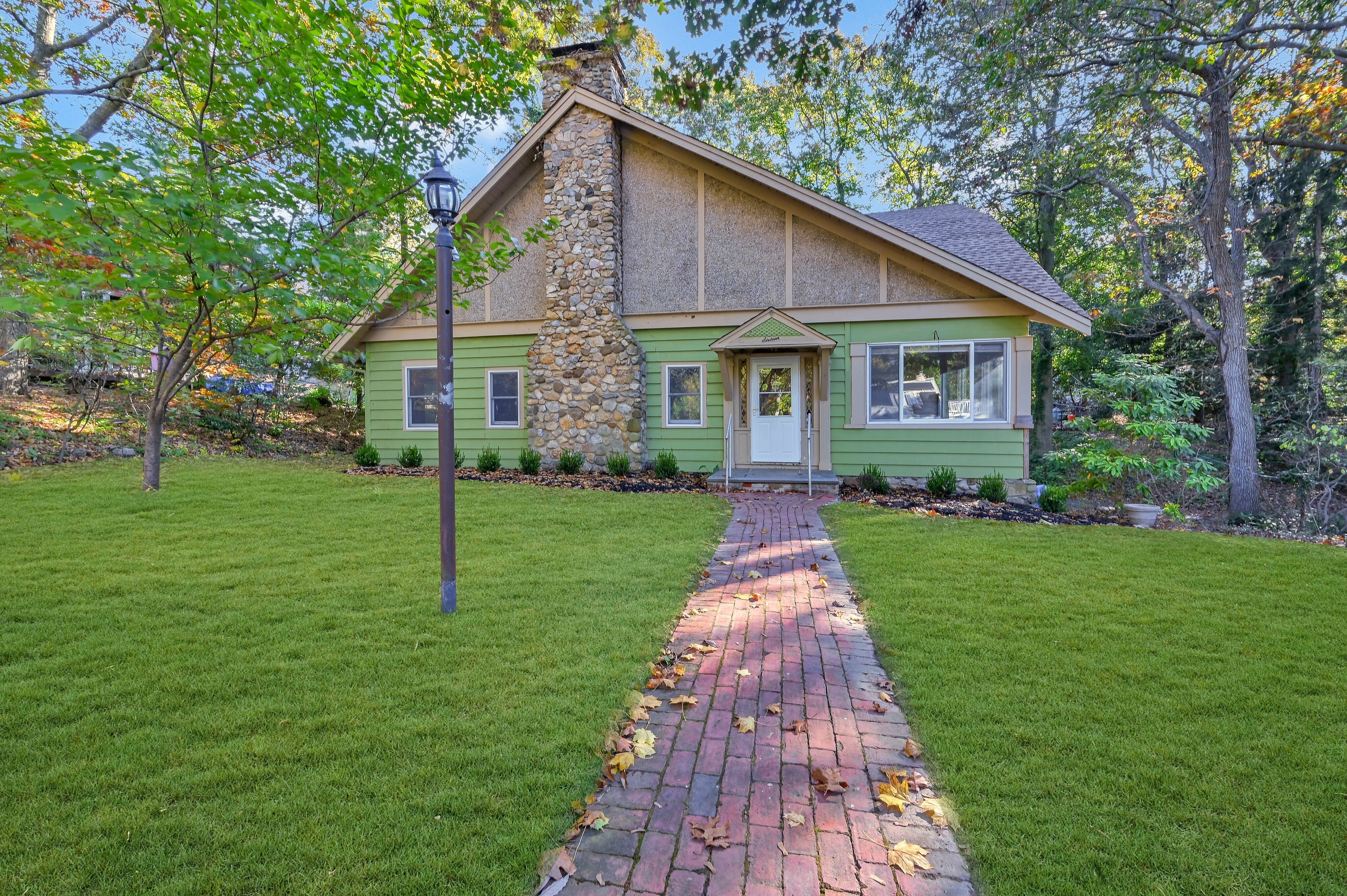 16 Midwood Road