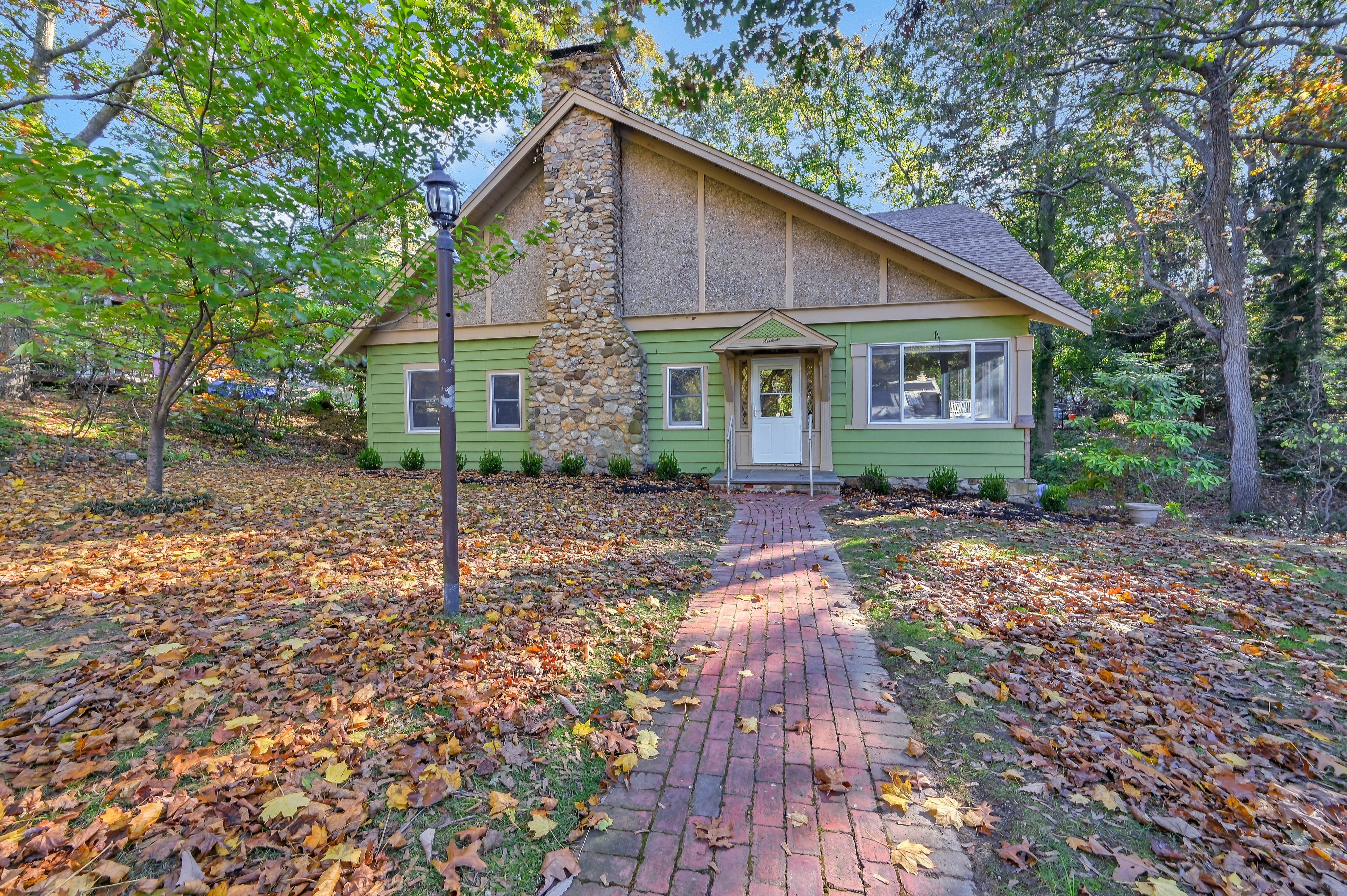 16 Midwood Road