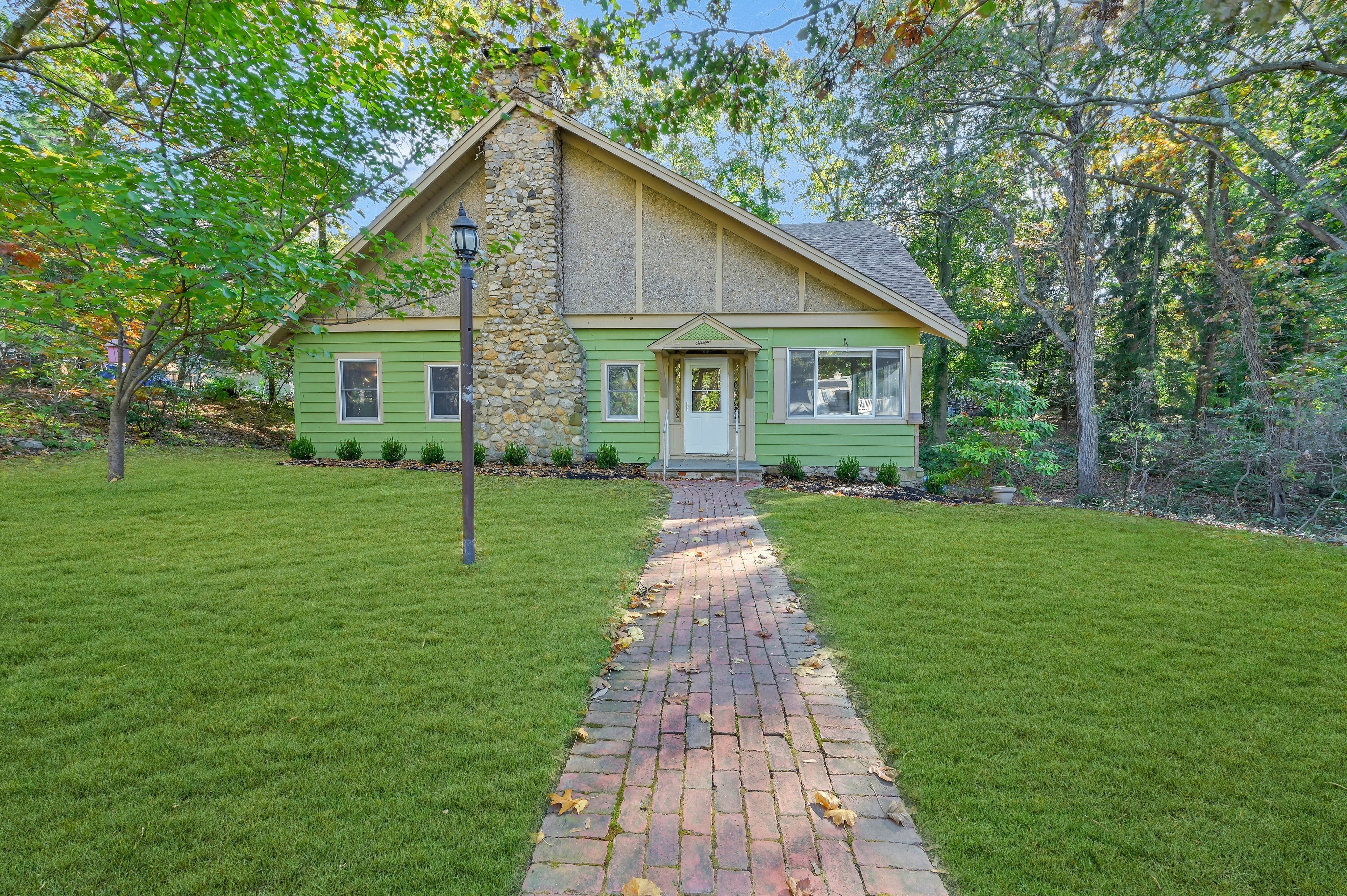 16 Midwood Road