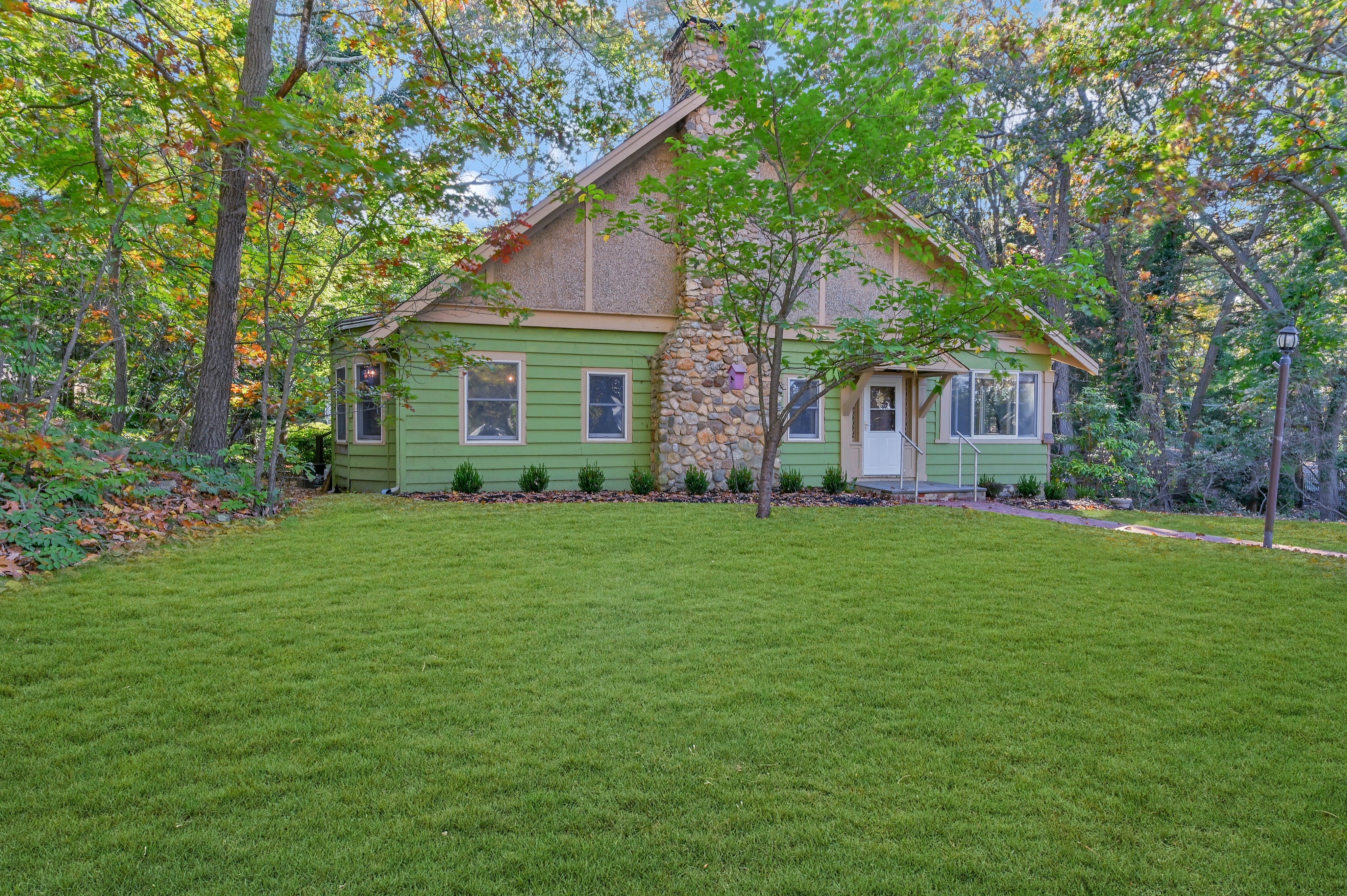 16 Midwood Road