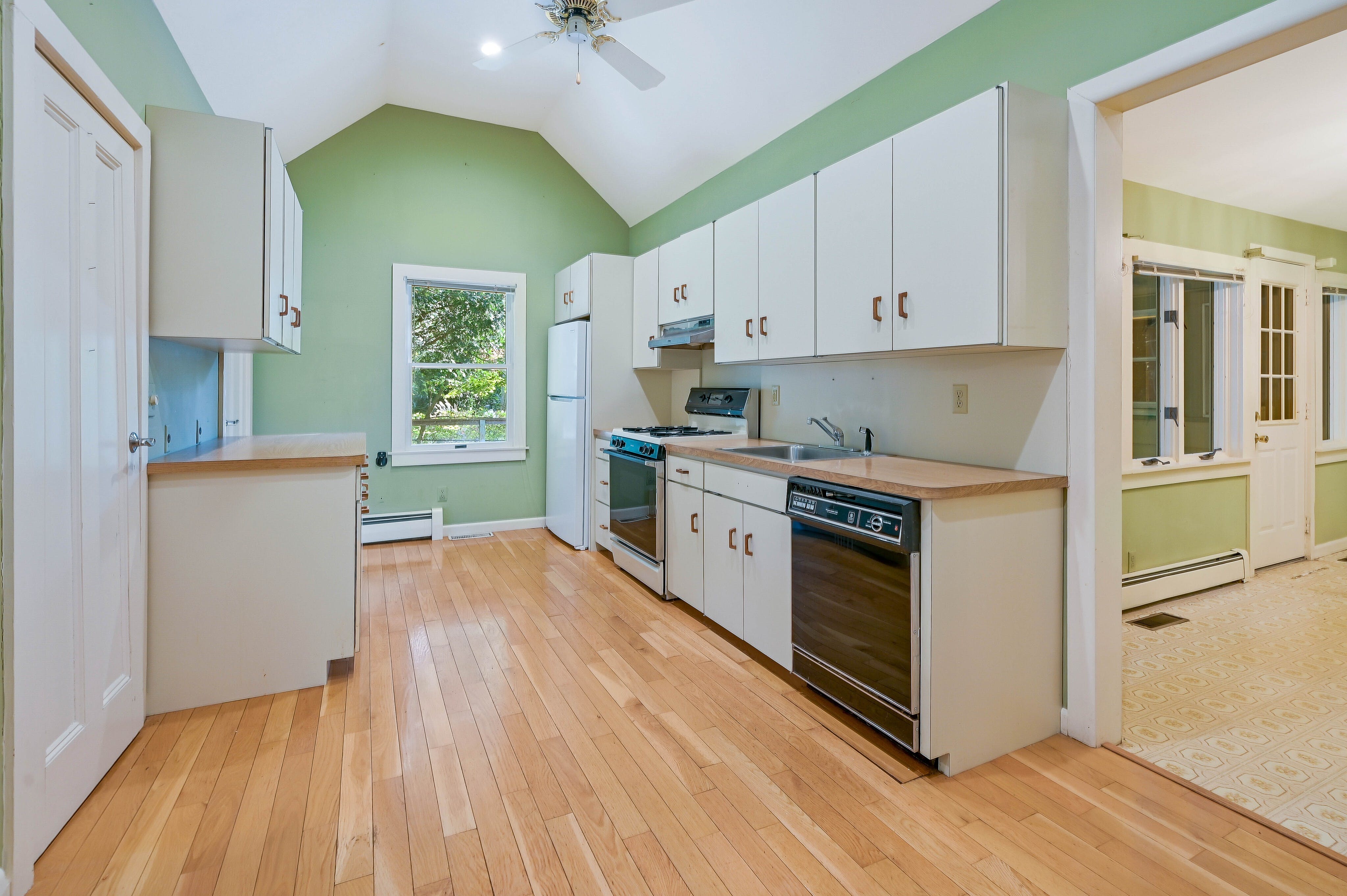 16 Midwood Road