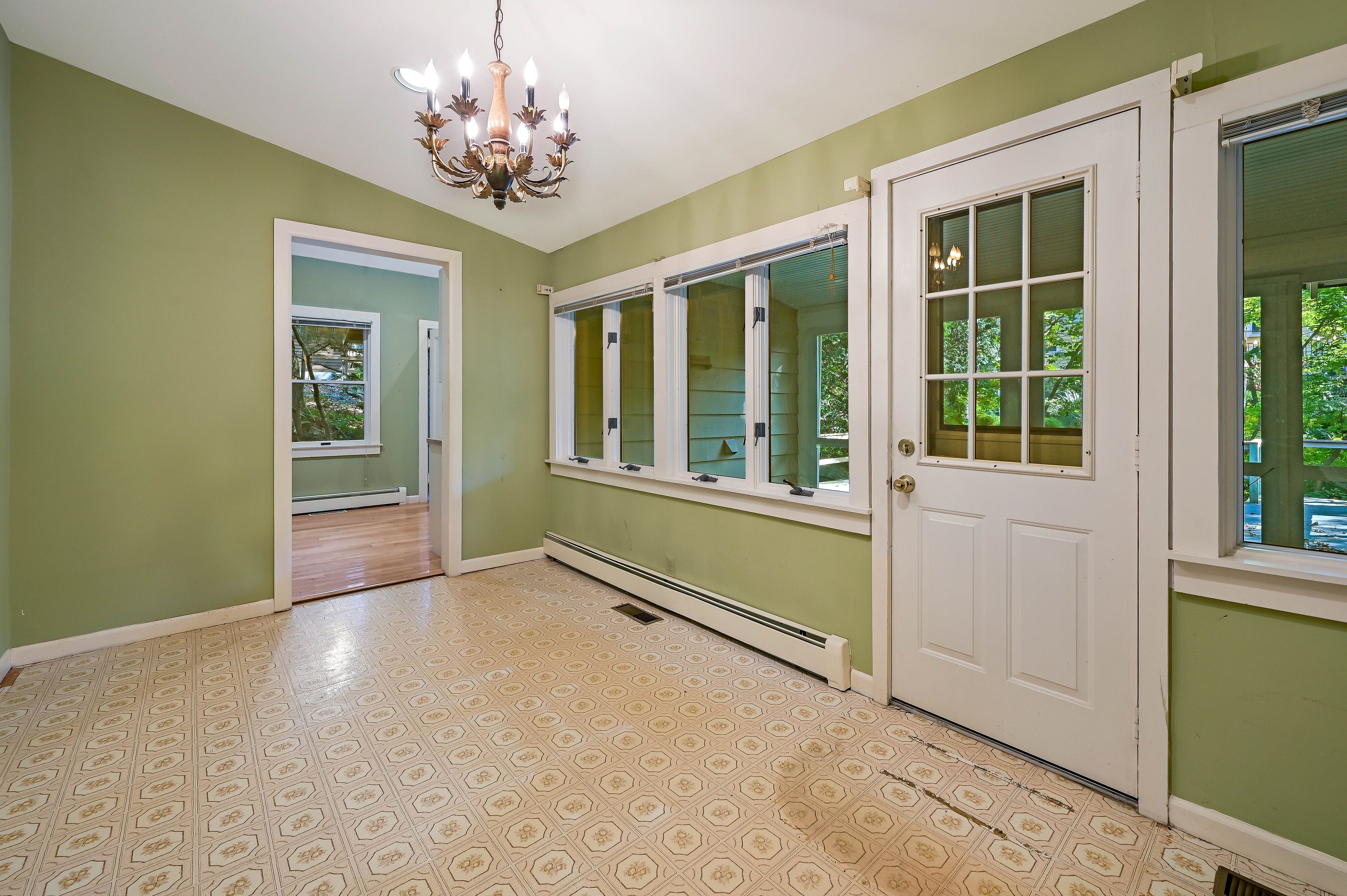 16 Midwood Road