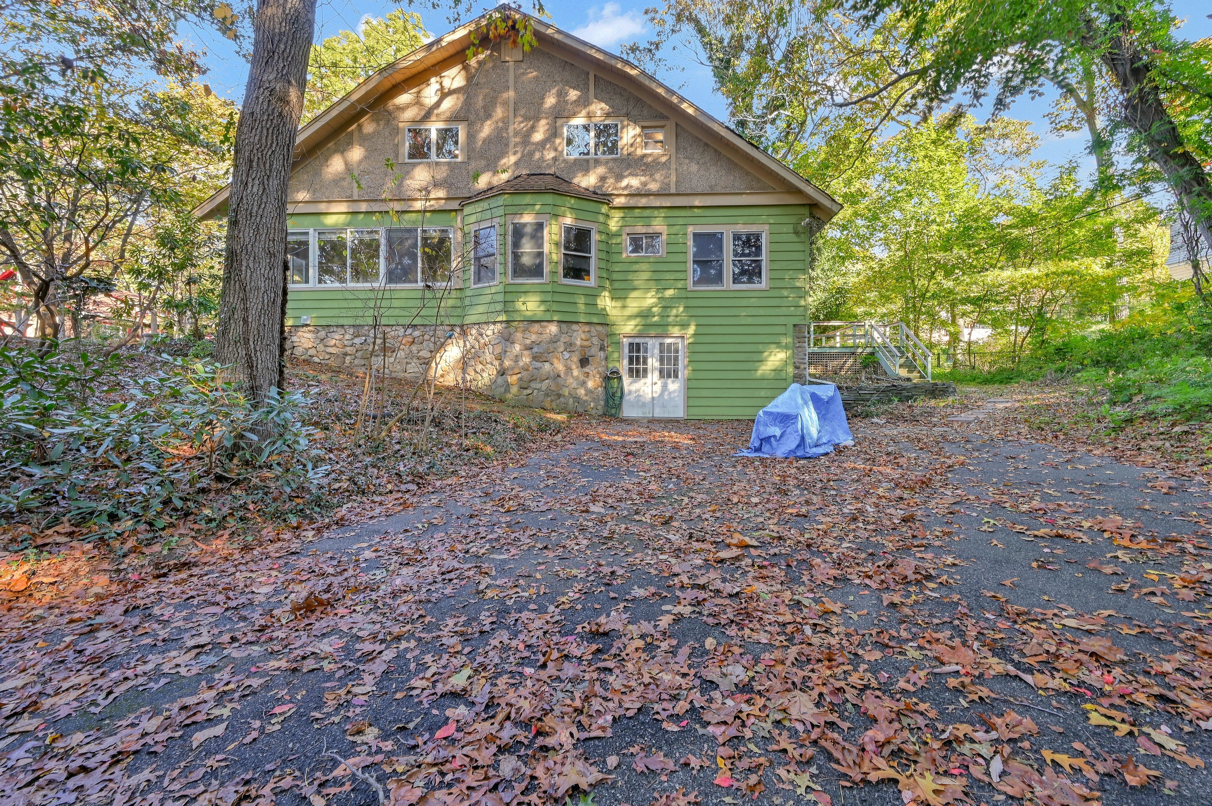 16 Midwood Road
