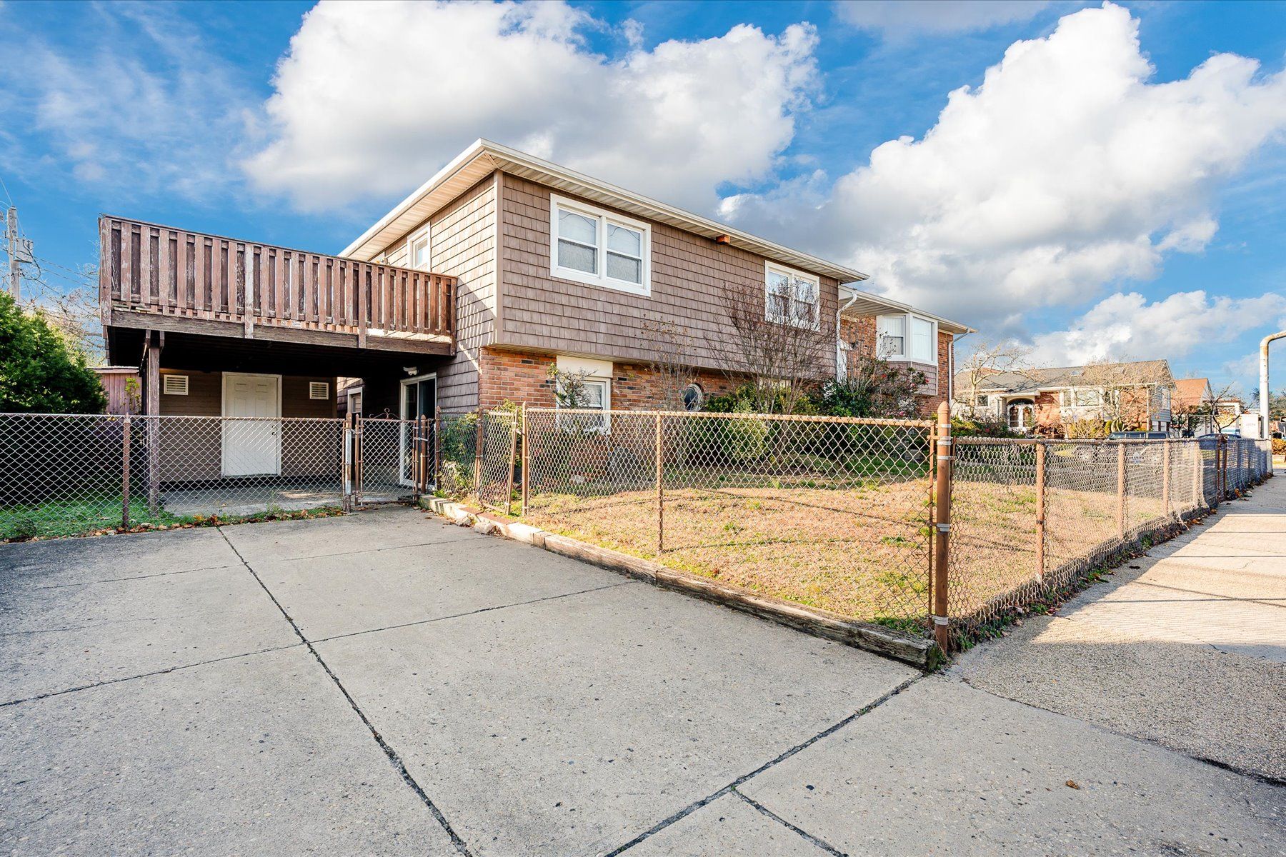 225 Long Beach Boulevard 