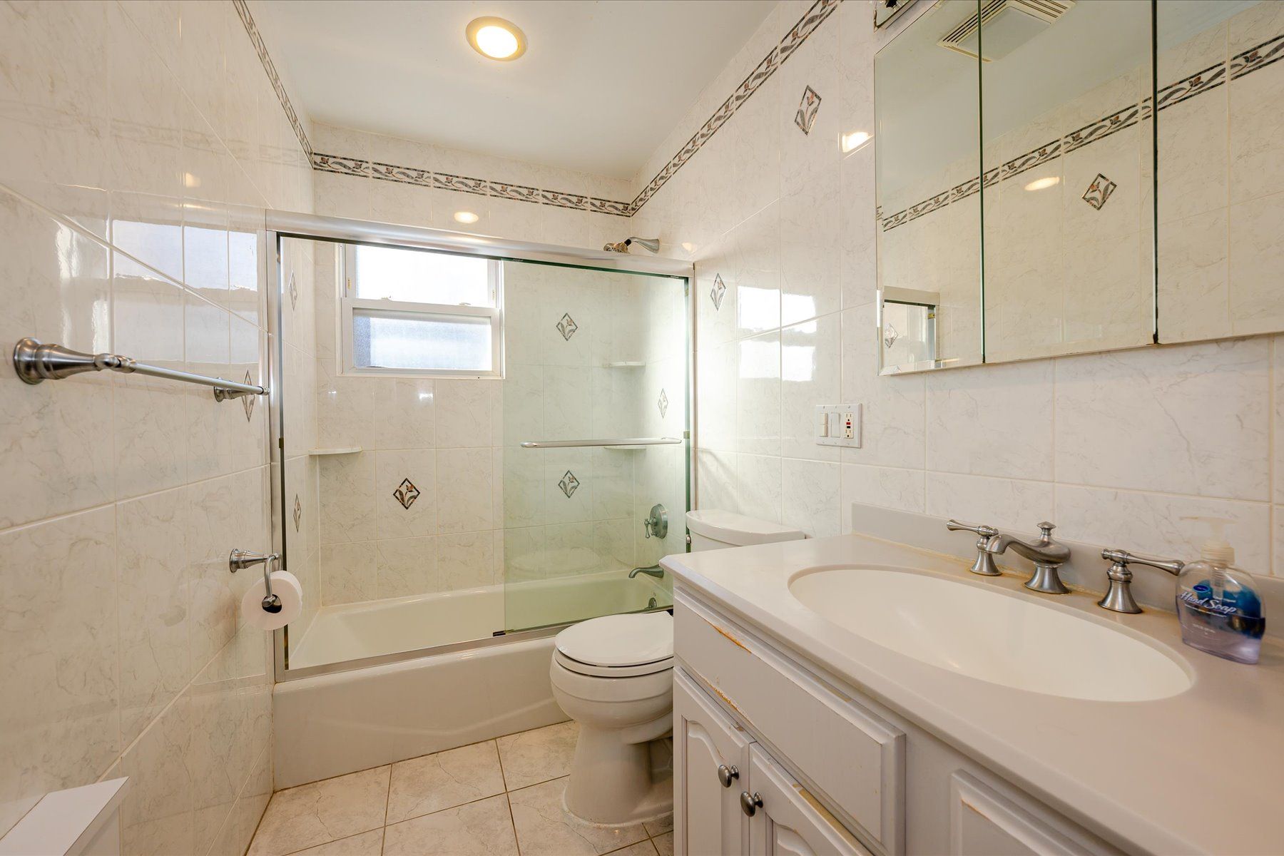 225 Long Beach Boulevard 