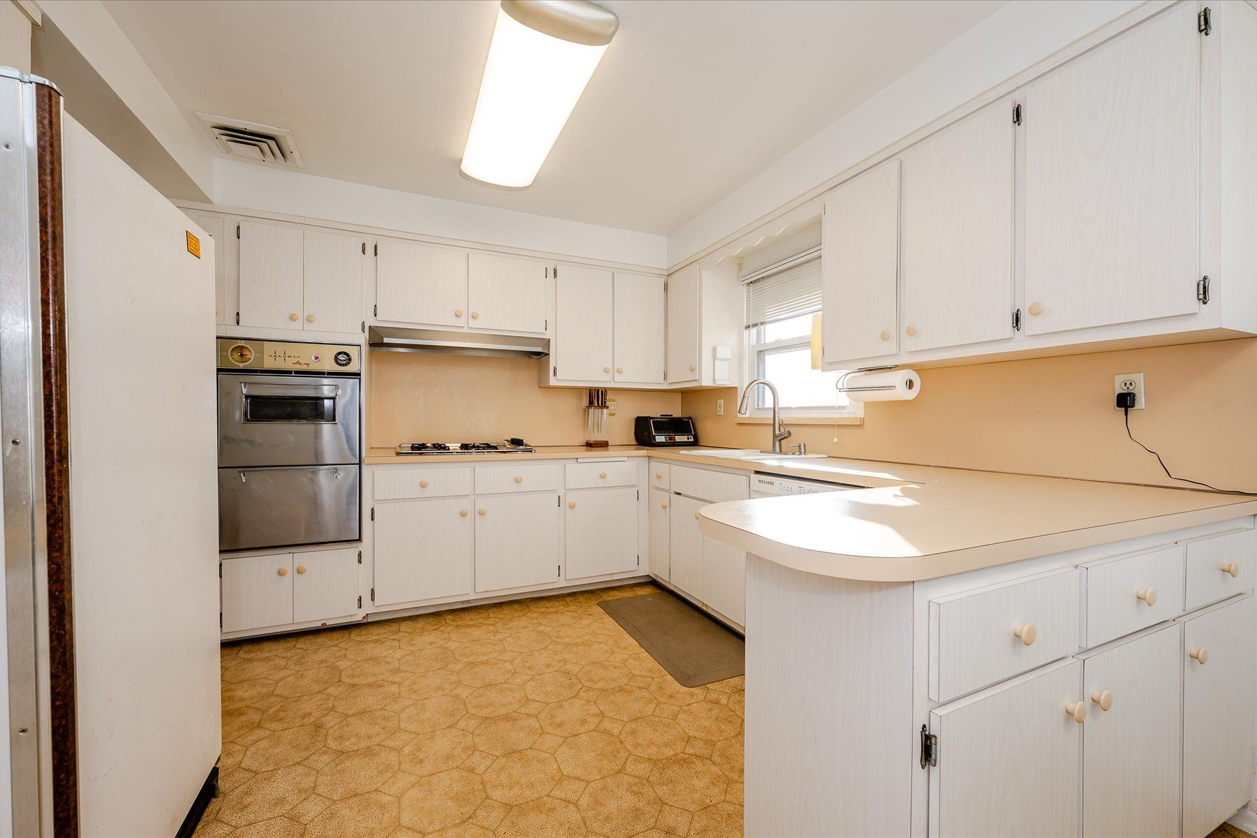 225 Long Beach Boulevard 