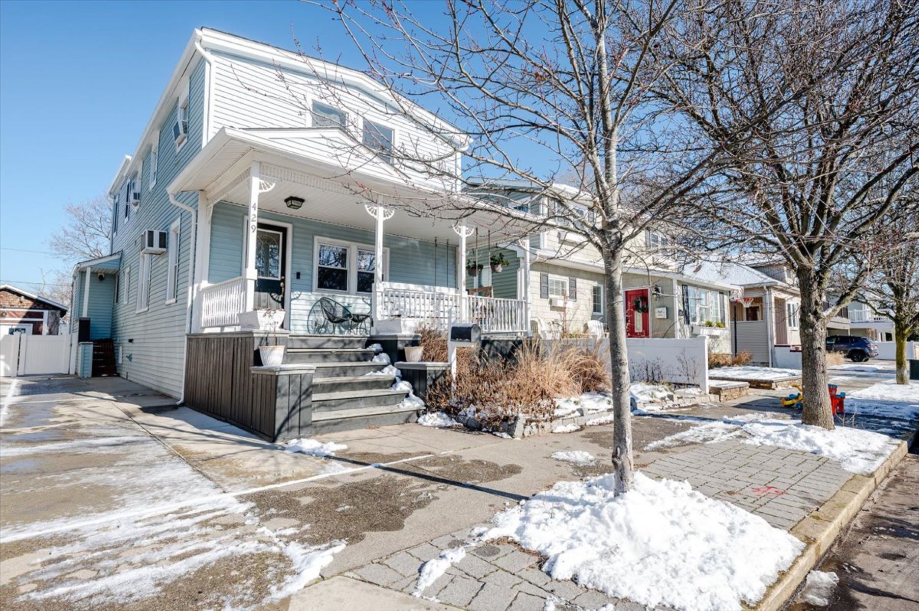 429 W Chester Street 