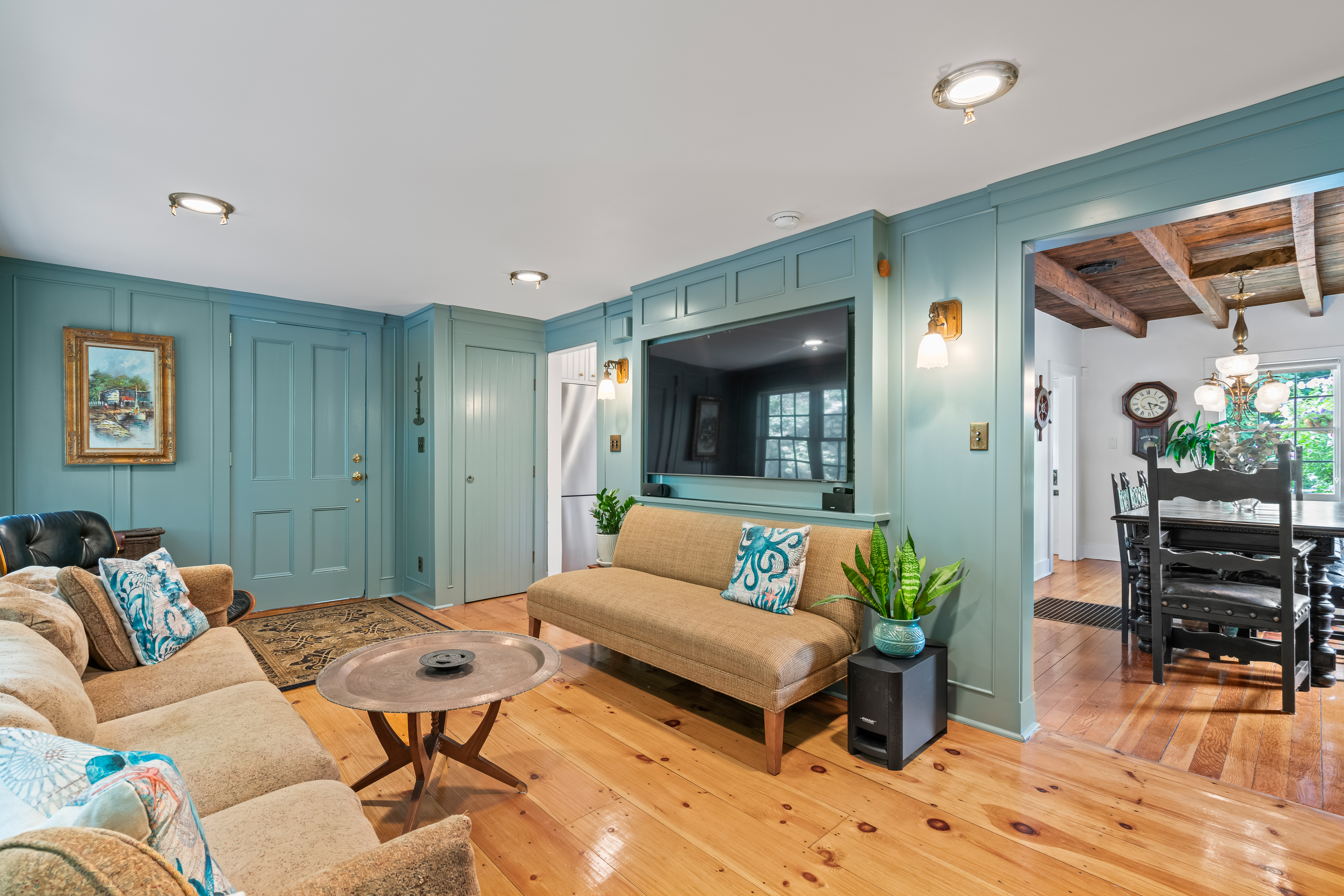 161 E Broadway 
