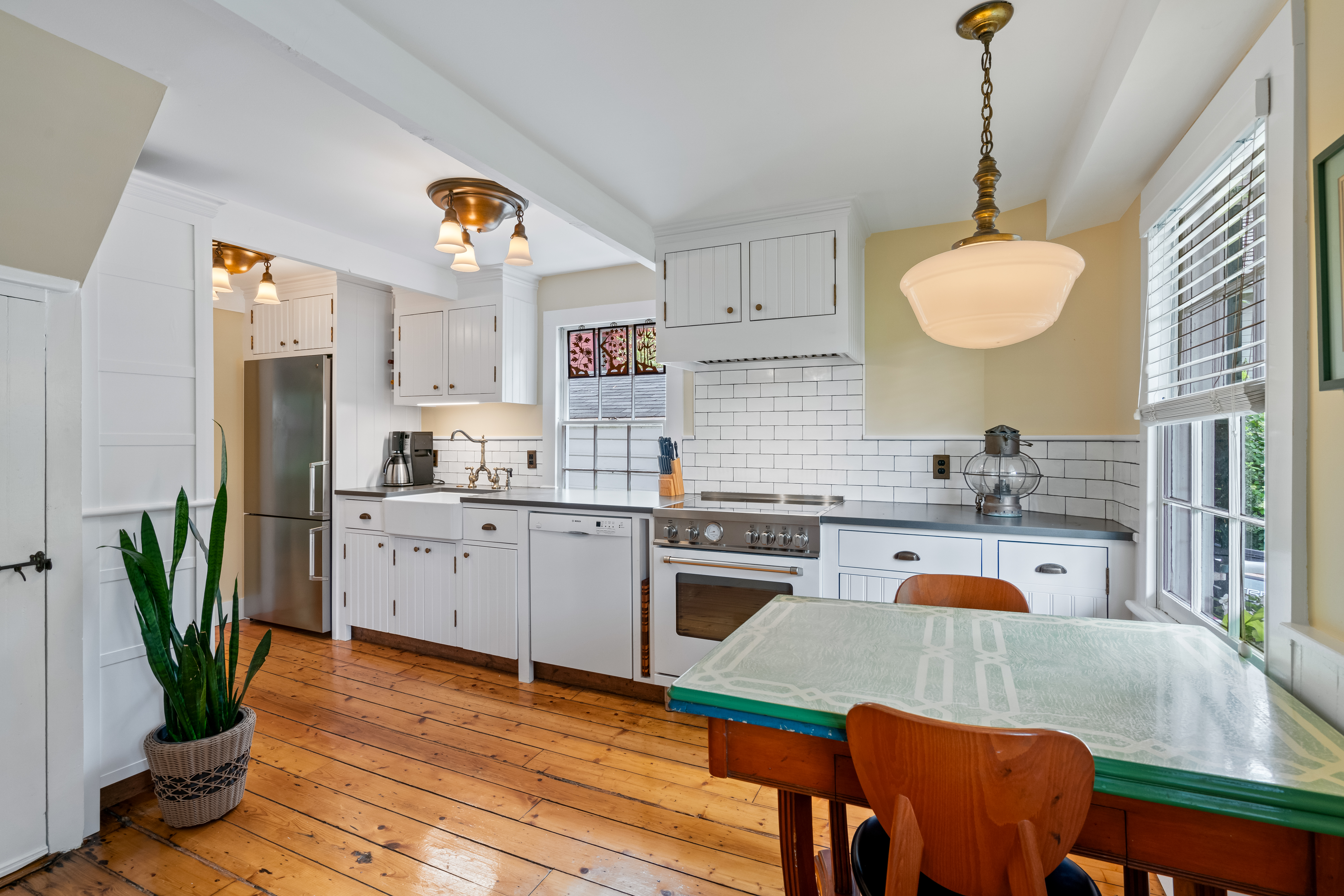 161 E Broadway 