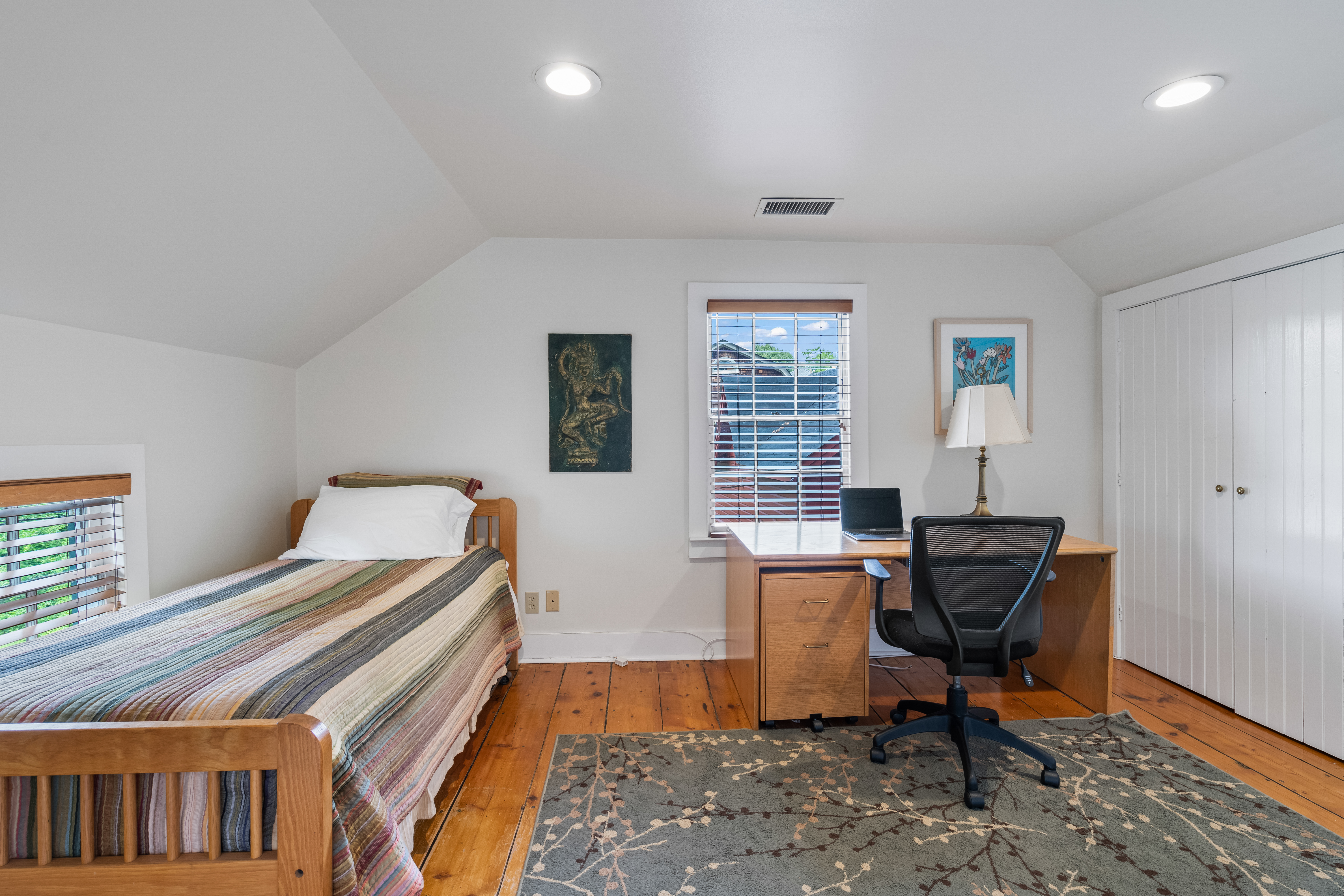161 E Broadway 