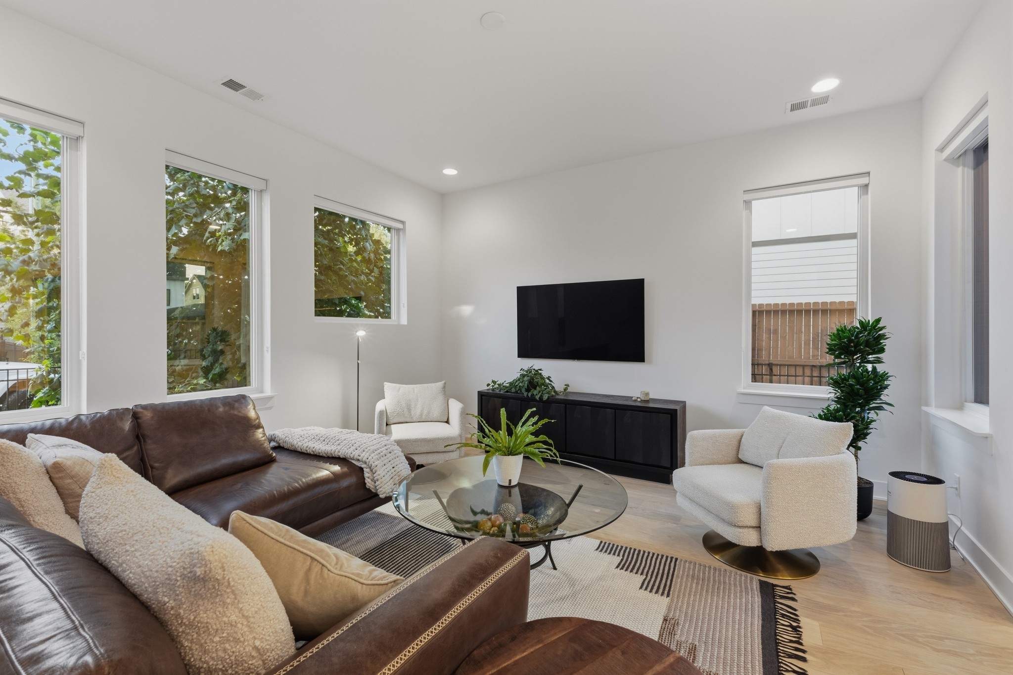1405A 10th Ave N N 