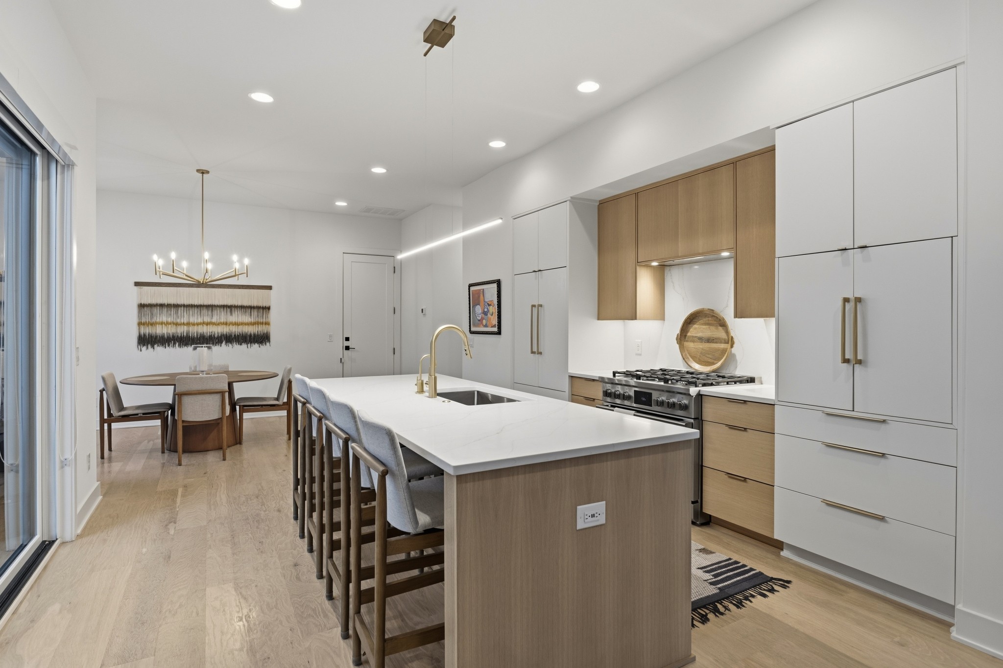 1405A 10th Ave N N 