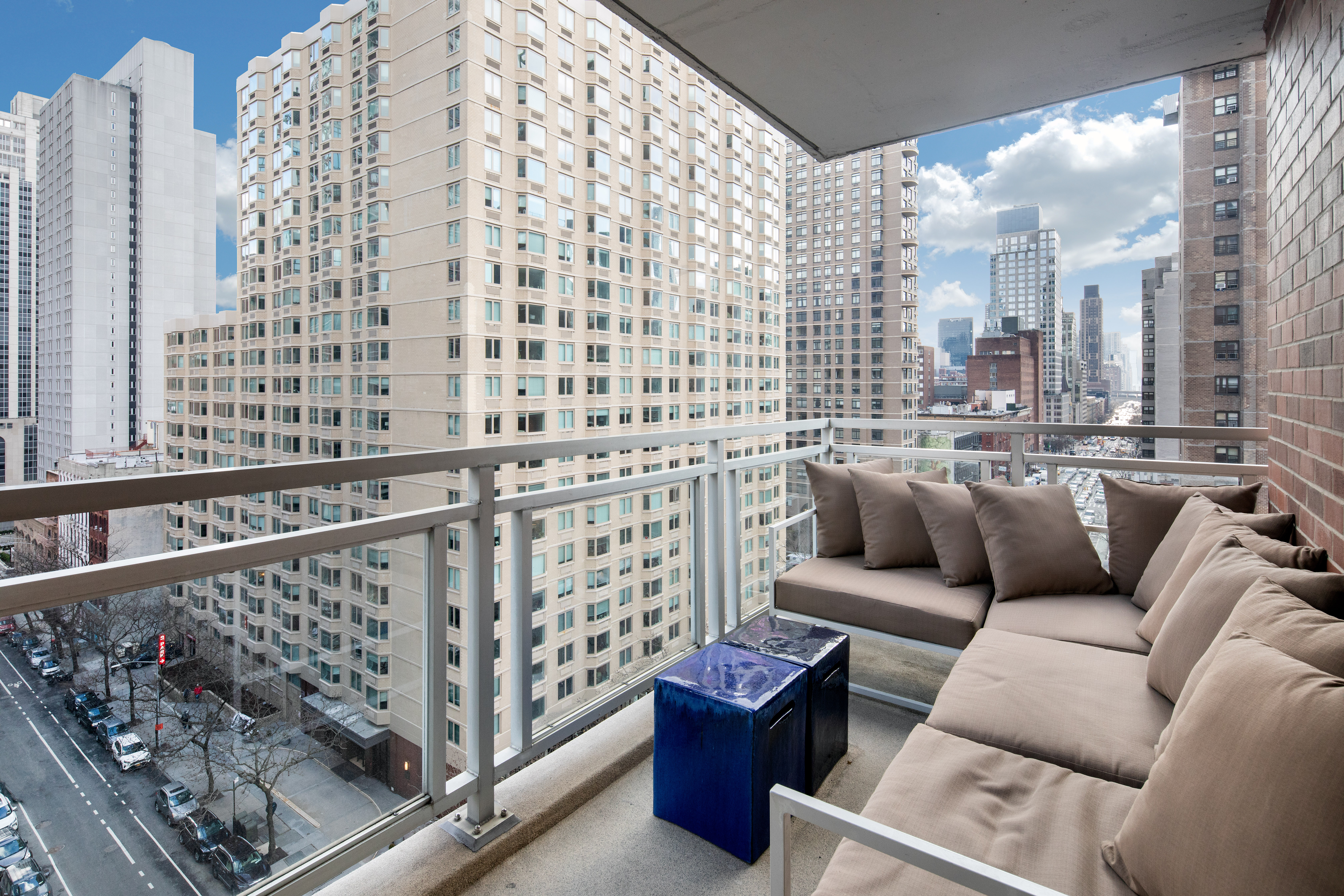 360 E 72nd St Apt B1209