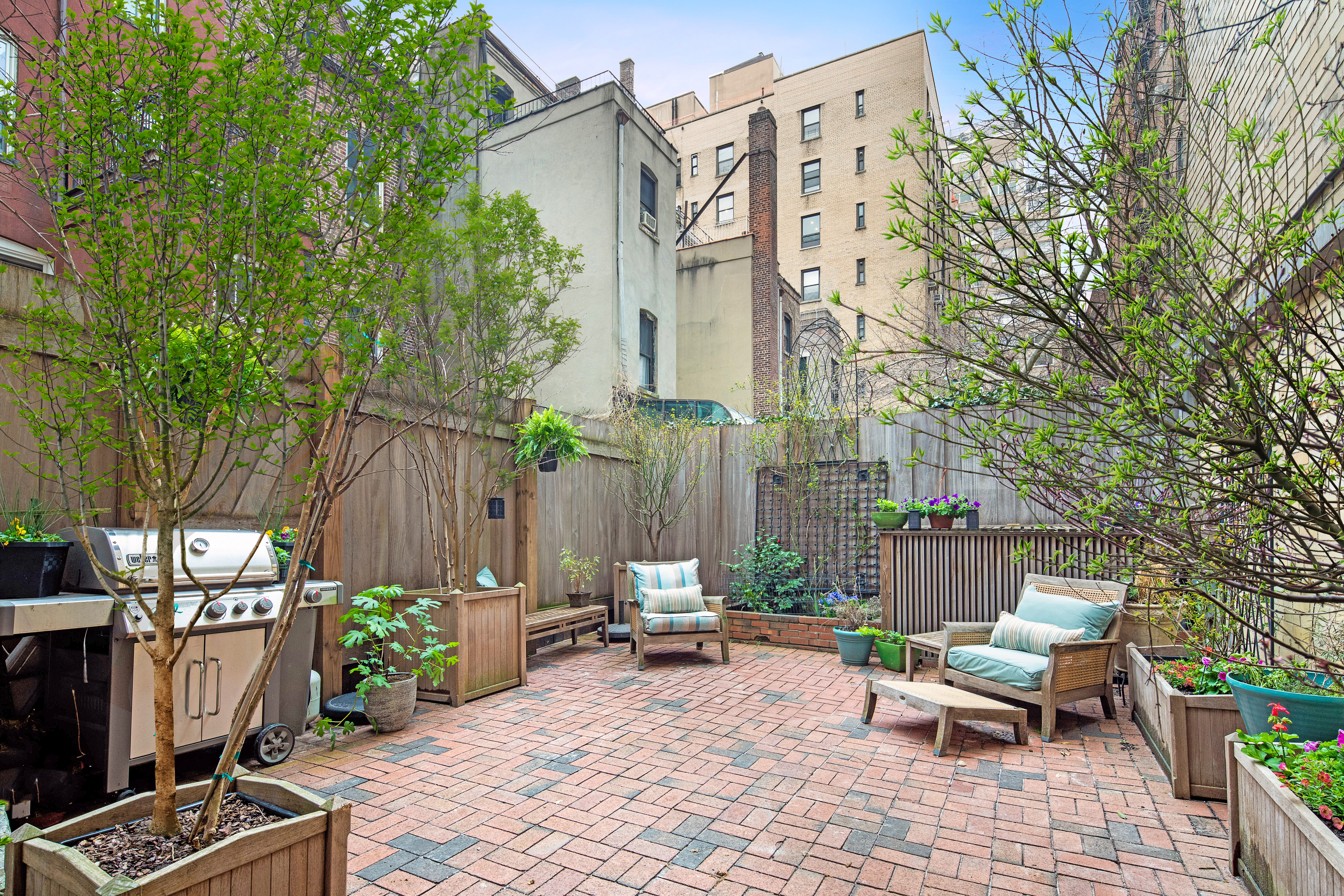 389 West End Avenue