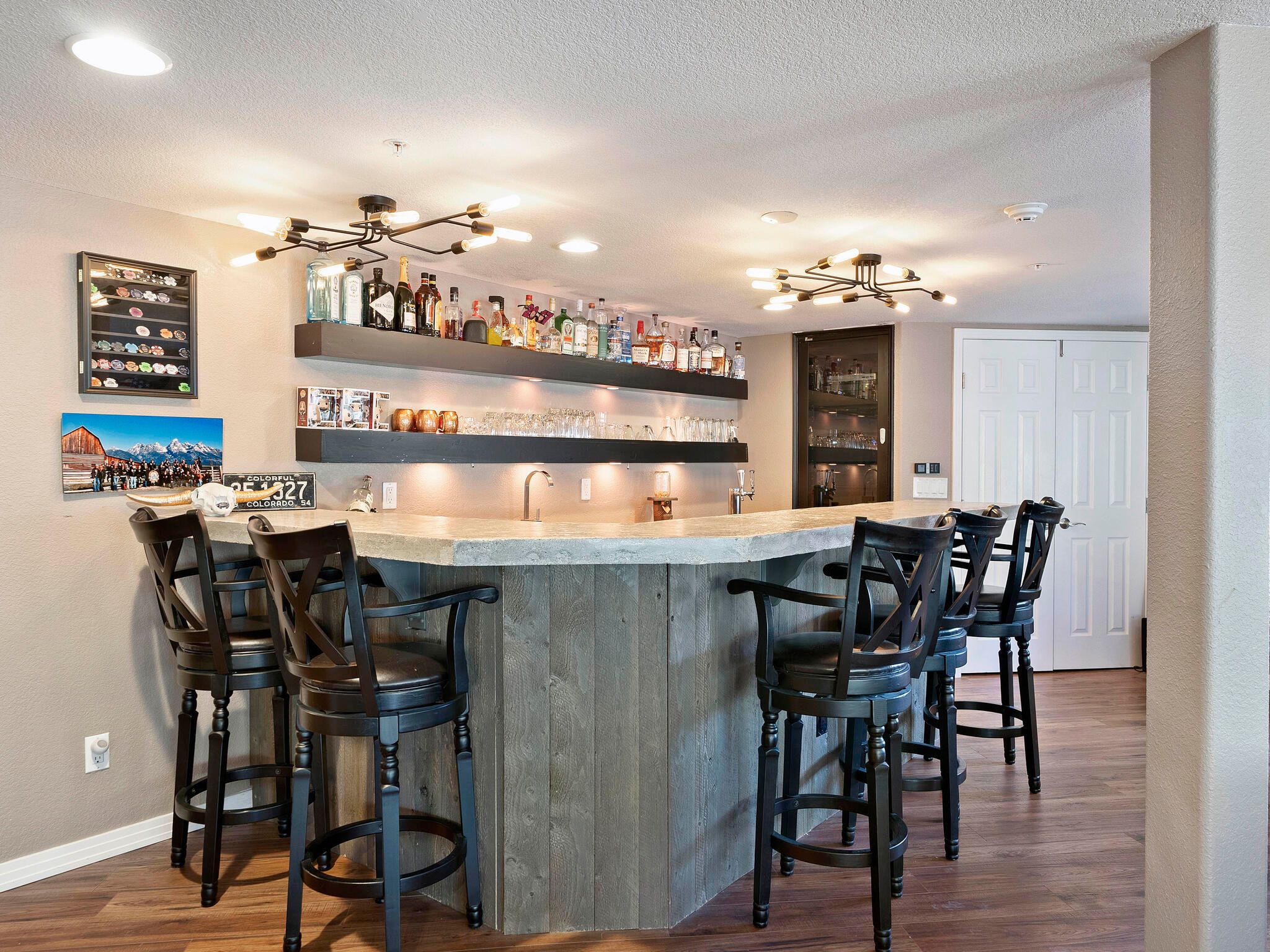 816 Moffat Court
