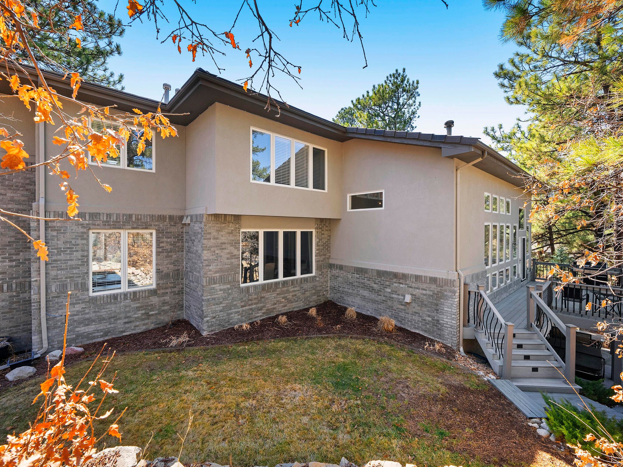 816 Moffat Court