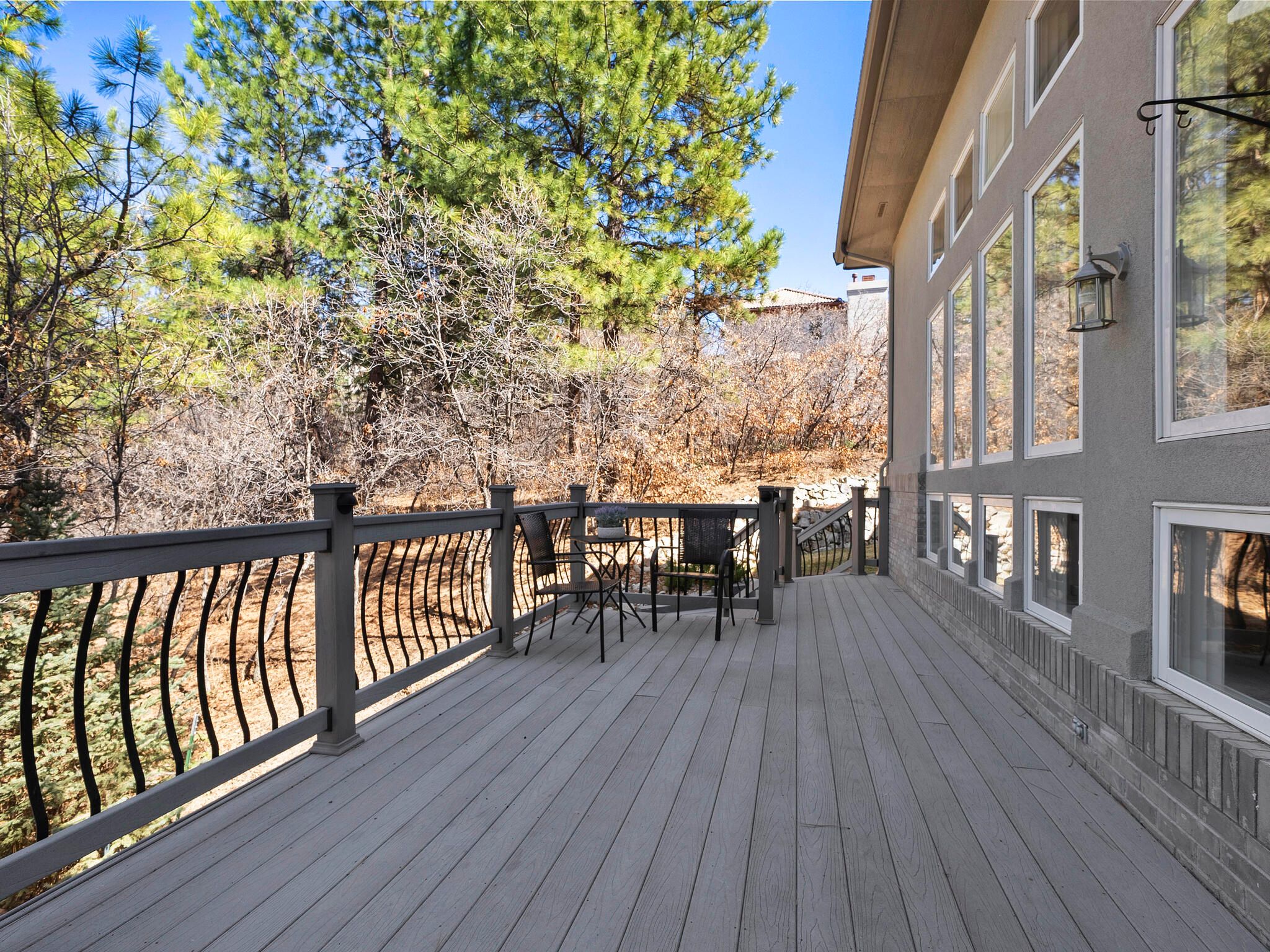 816 Moffat Court