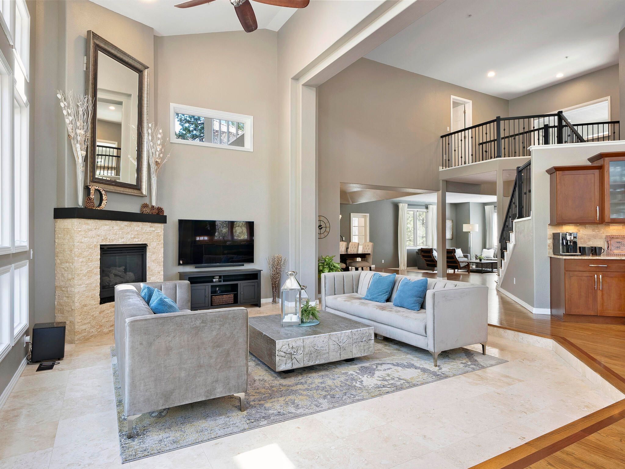 816 Moffat Court