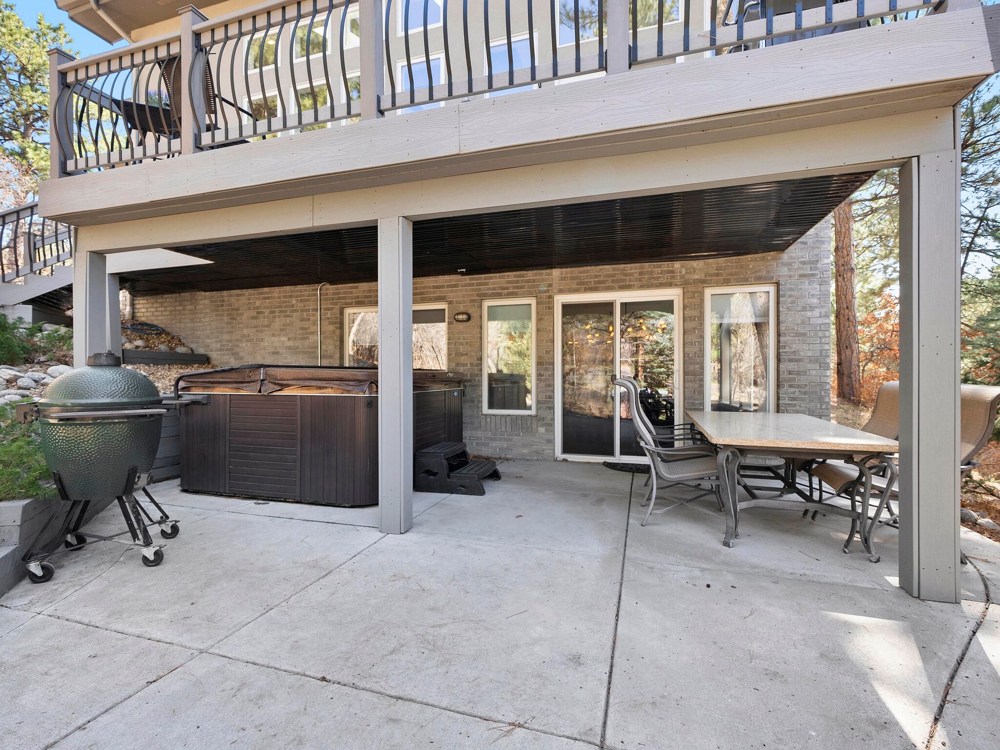 816 Moffat Court
