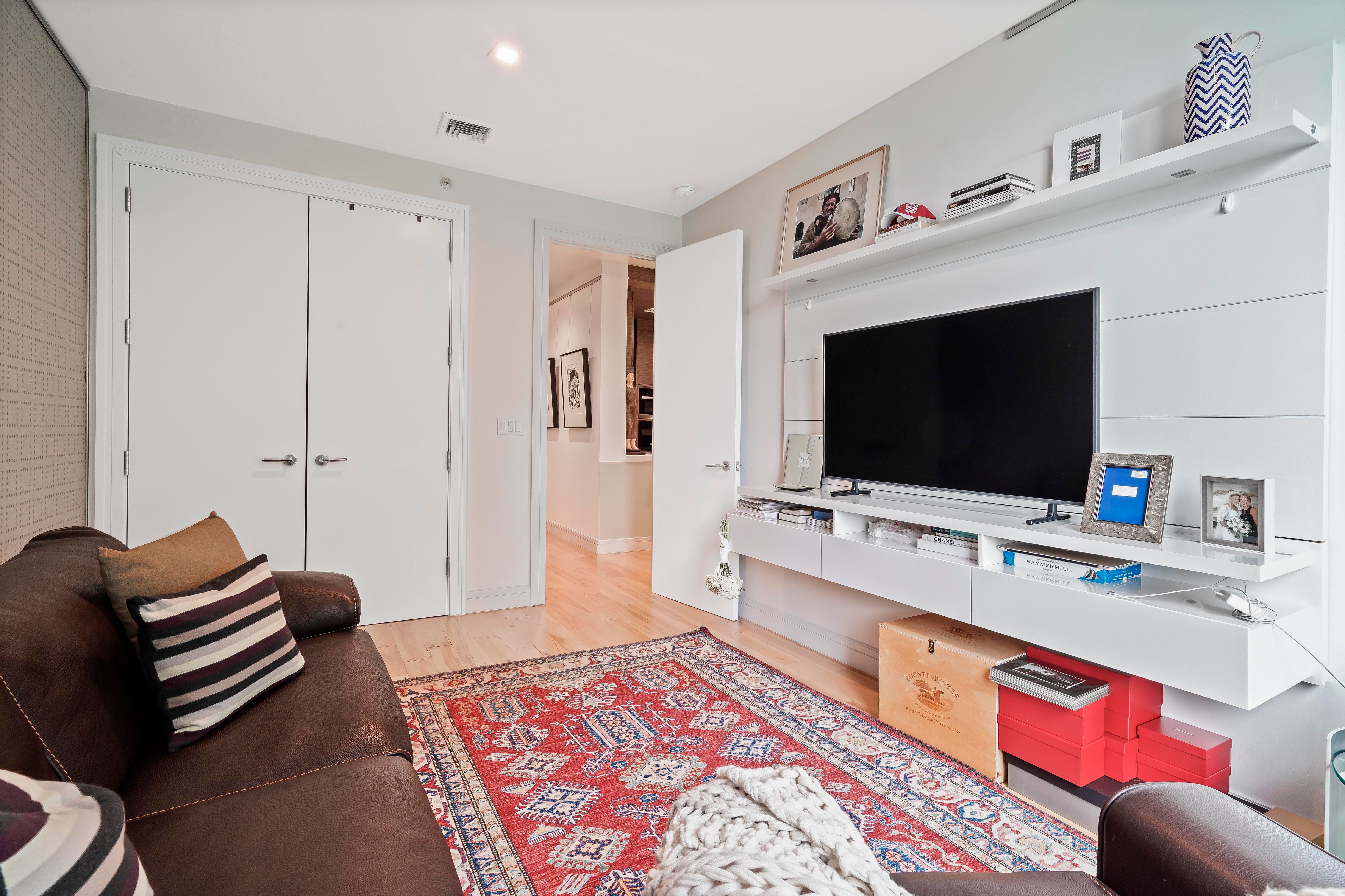 695 6th Avenue , 3A