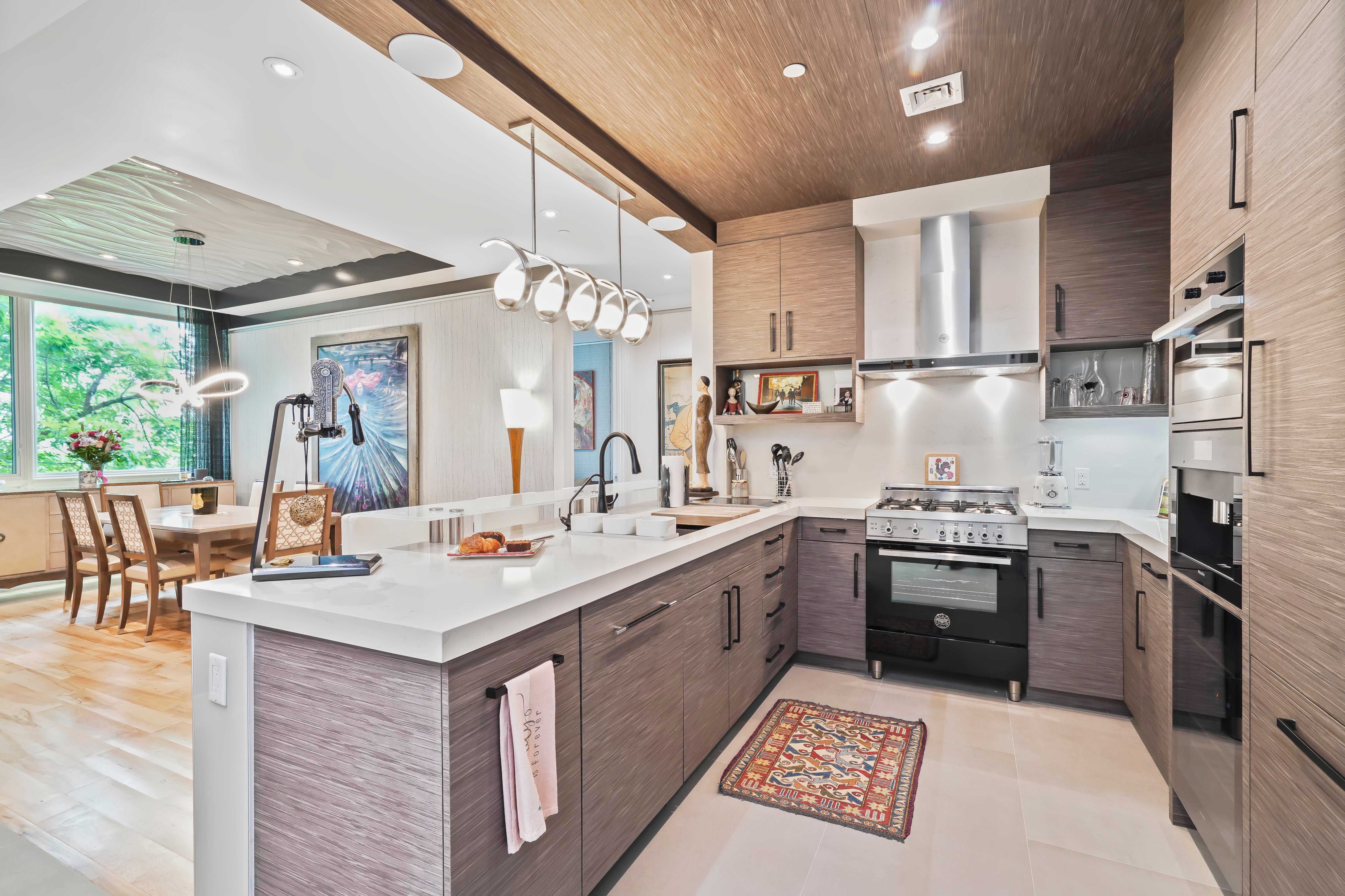 695 6th Avenue , 3A