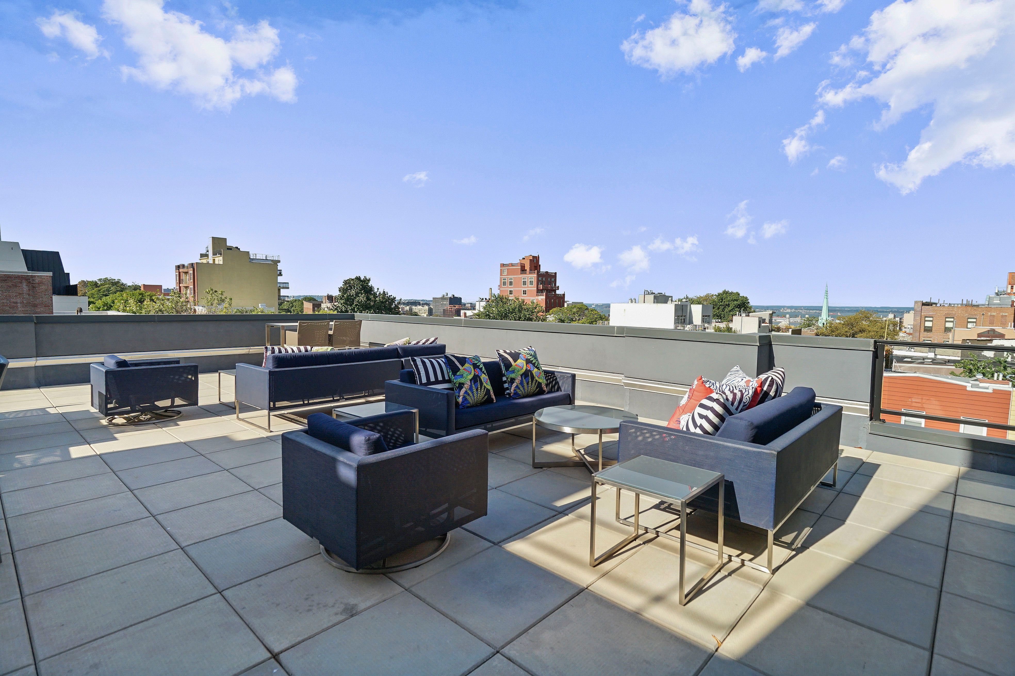 695 6th Avenue , 3A