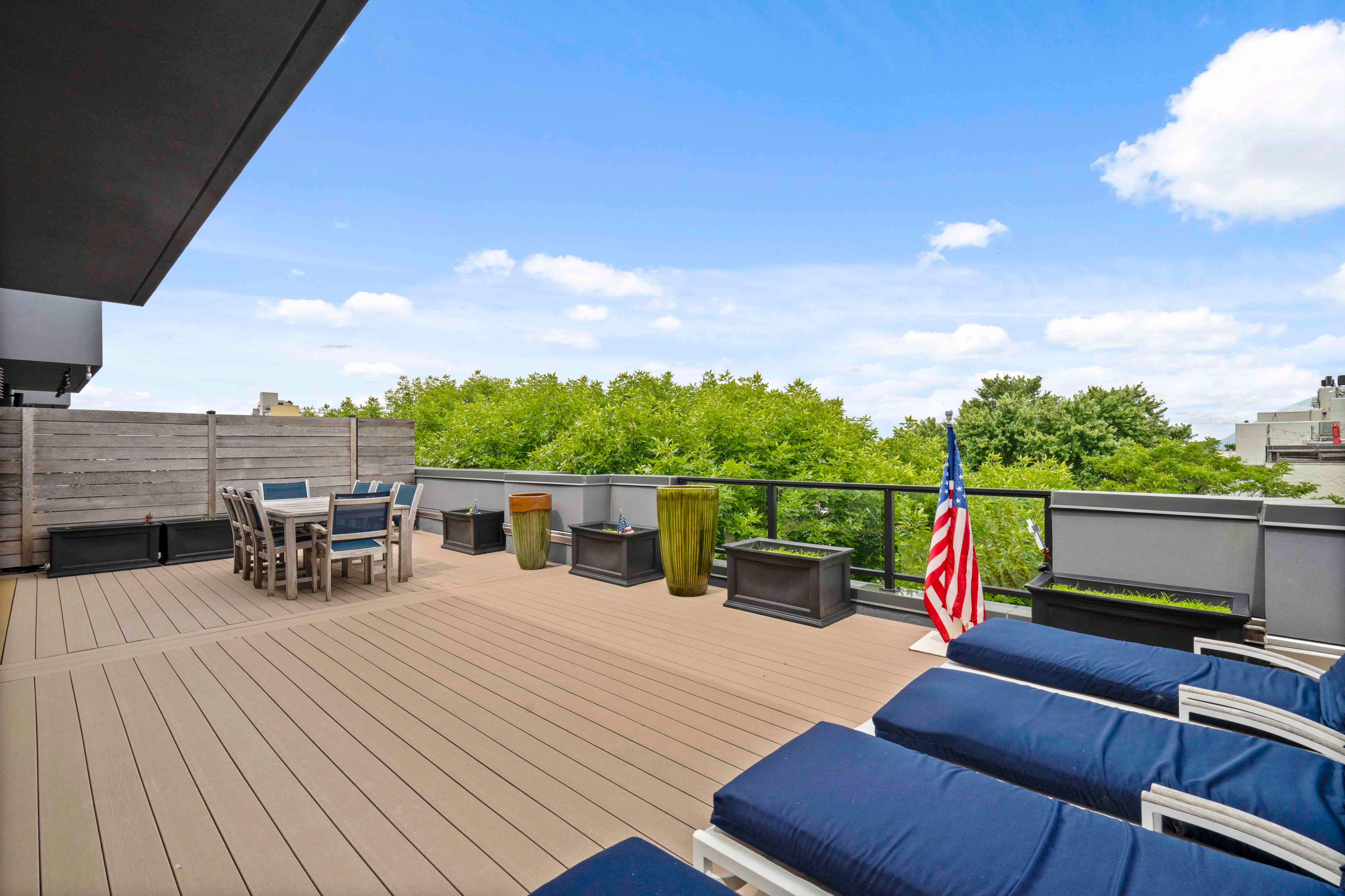 695 6th Avenue , 3A