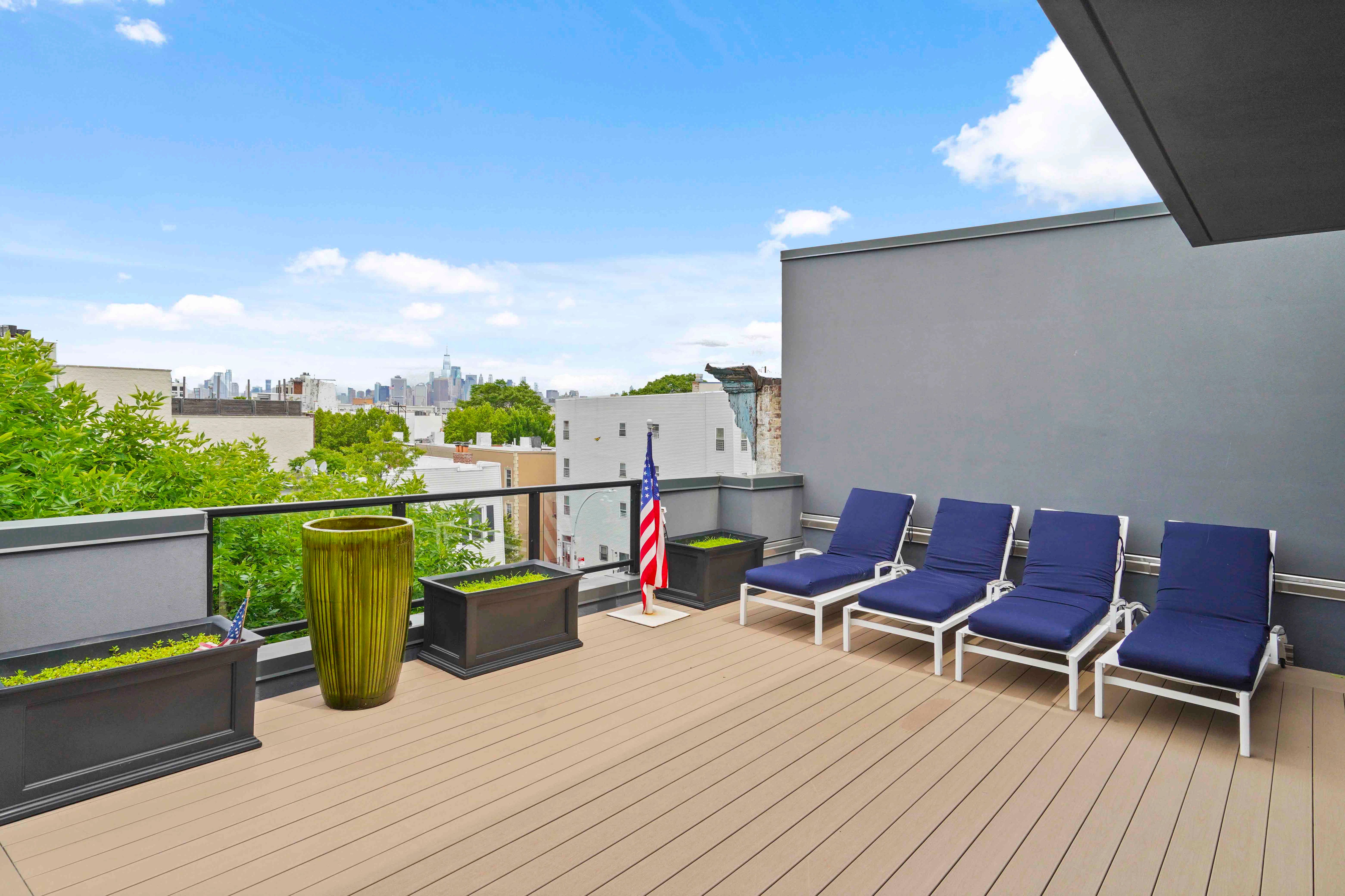 695 6th Avenue , 3A