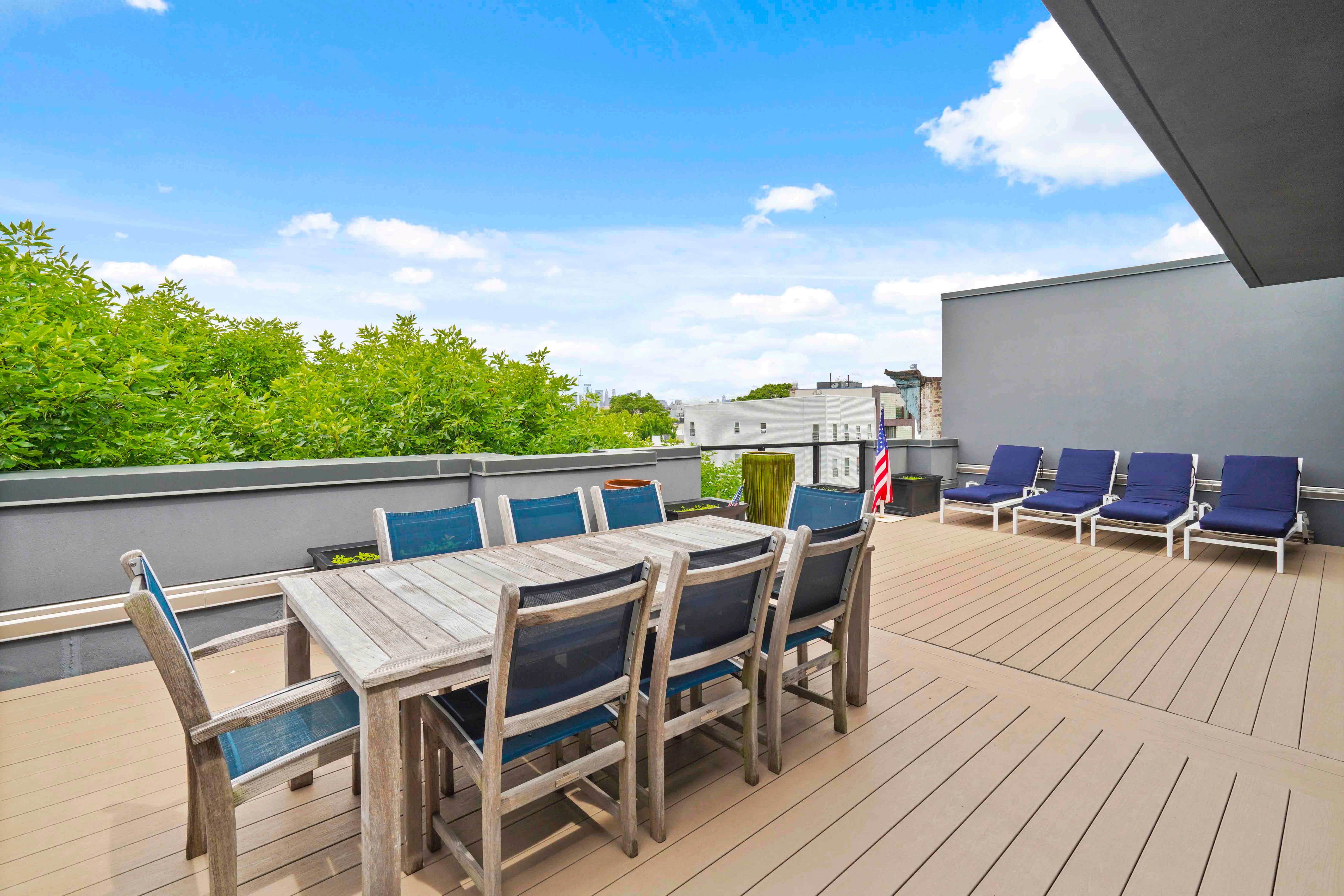 695 6th Avenue , 3A