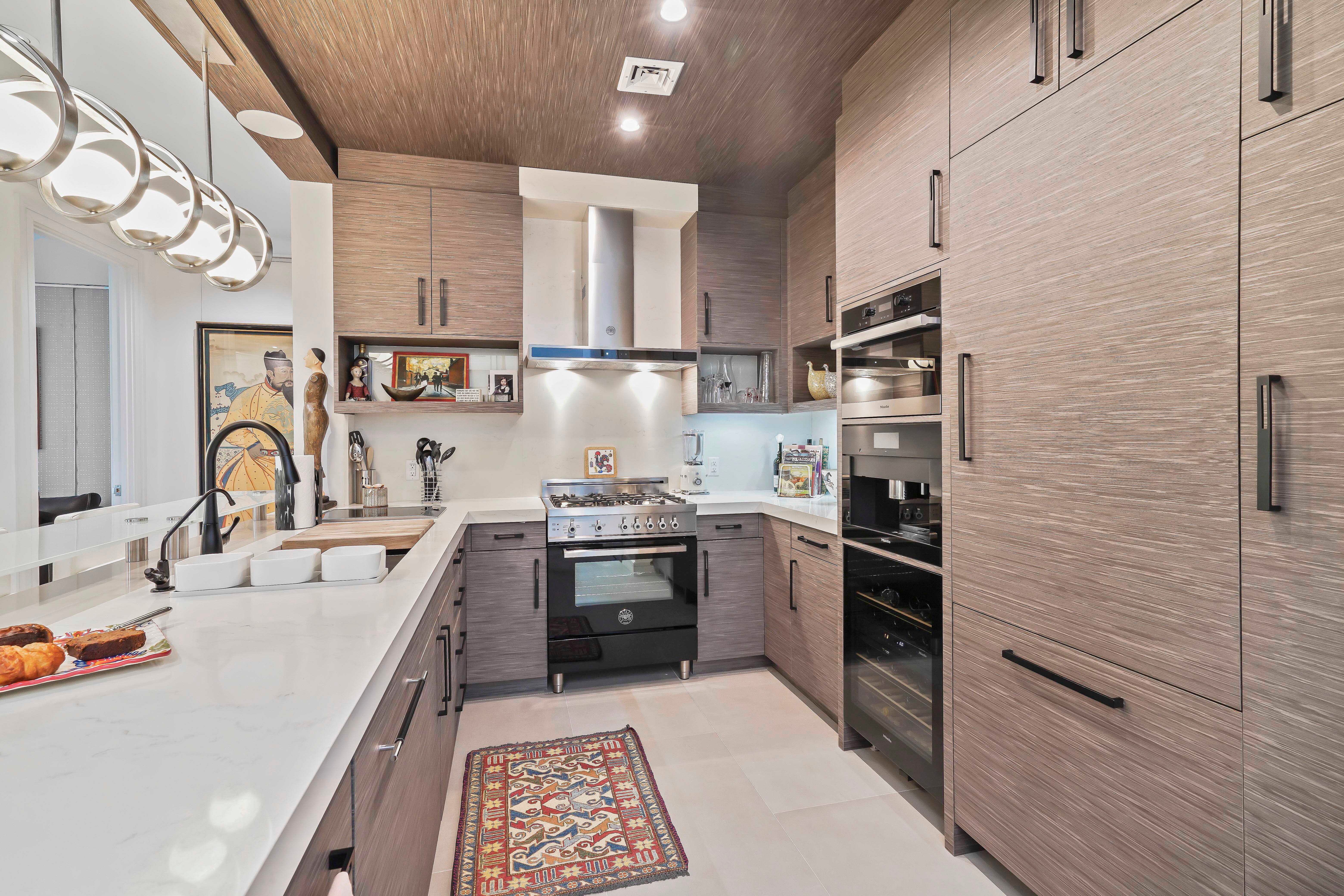 695 6th Avenue , 3A