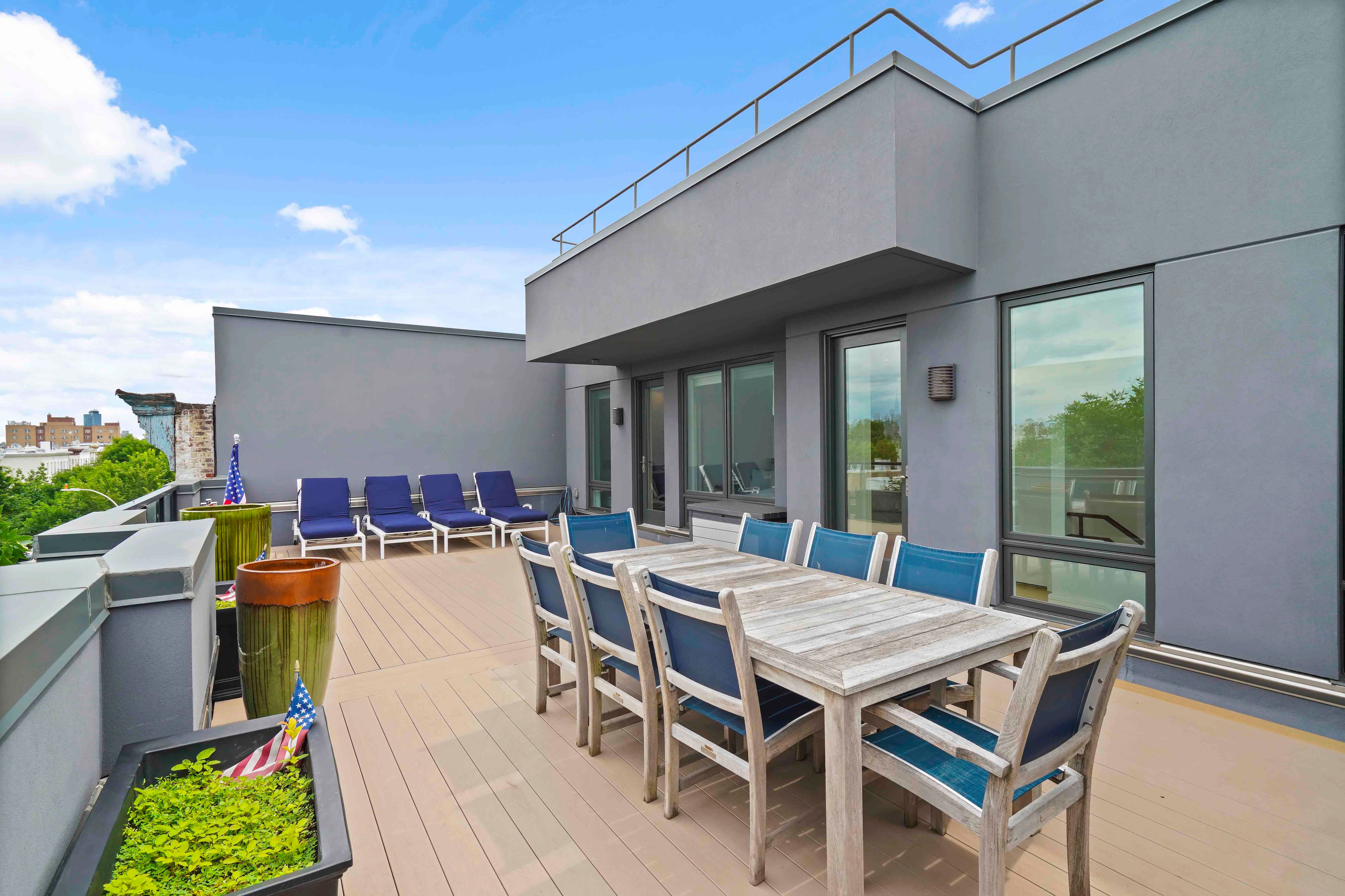695 6th Avenue , 3A