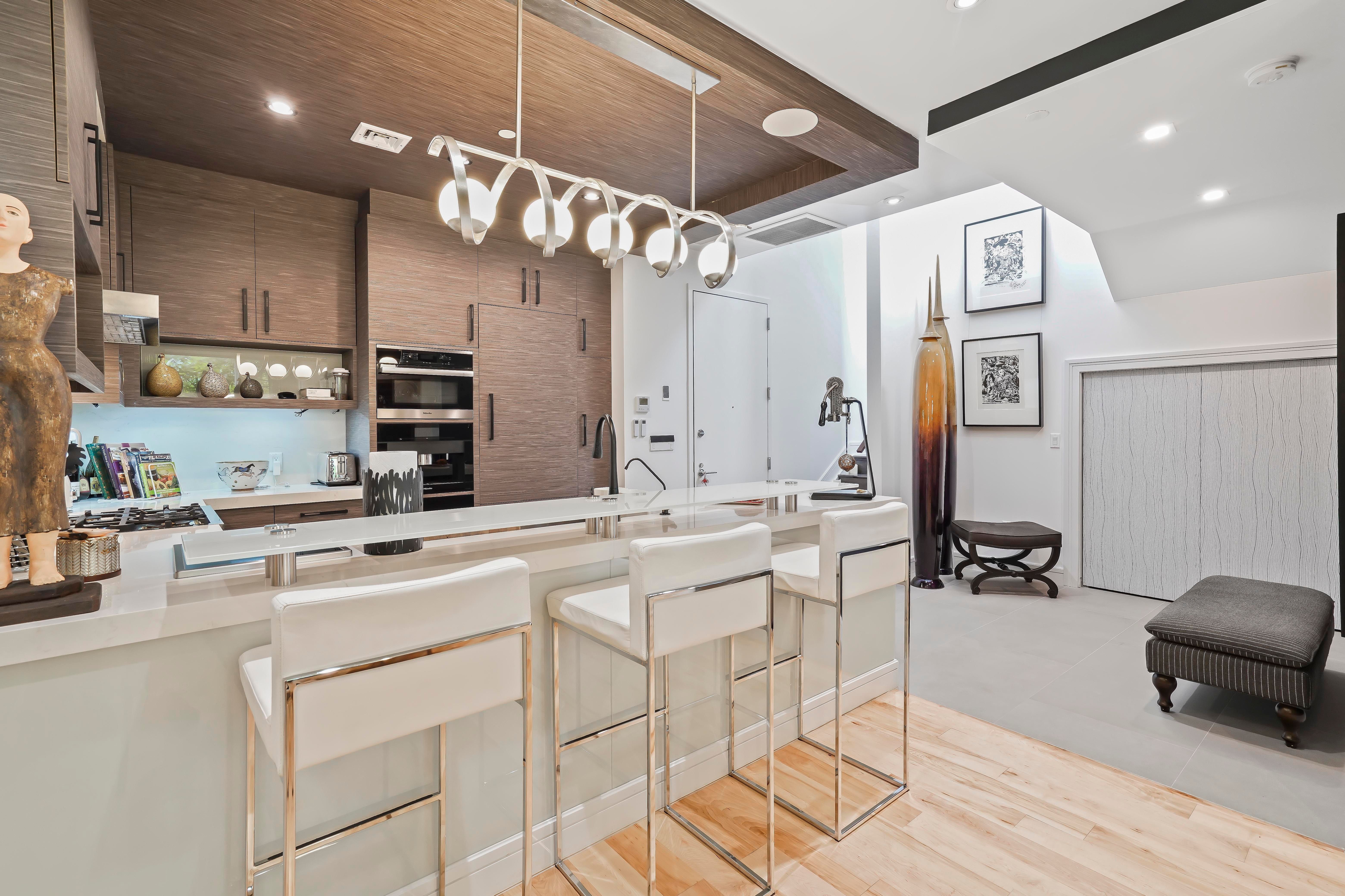 695 6th Avenue , 3A