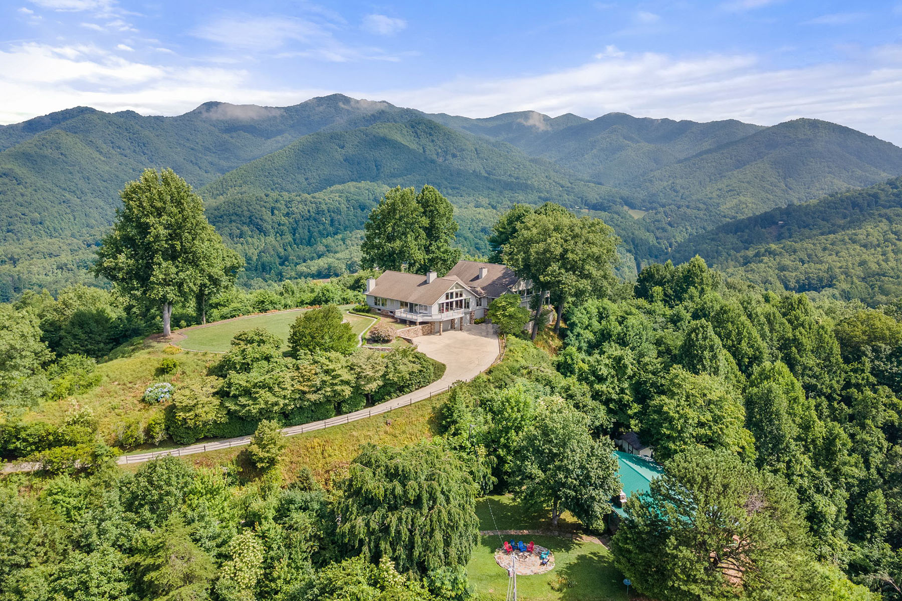 800 Fernwood Drive