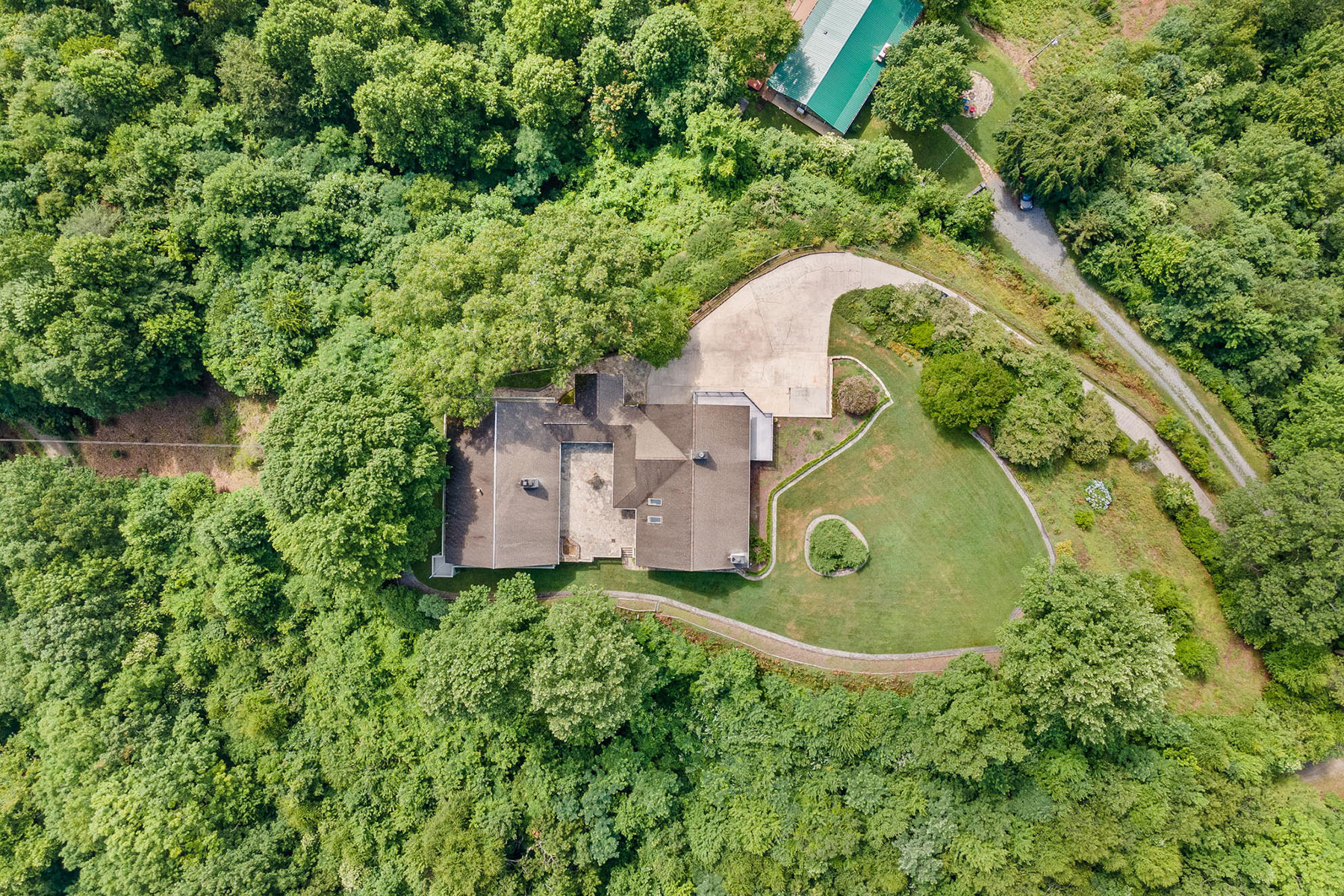 800 Fernwood Drive