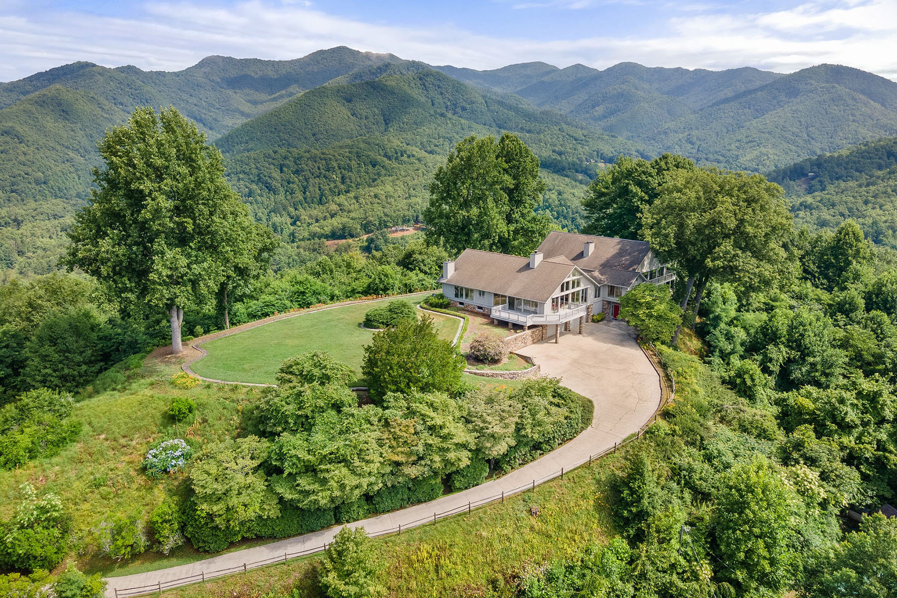 800 Fernwood Drive