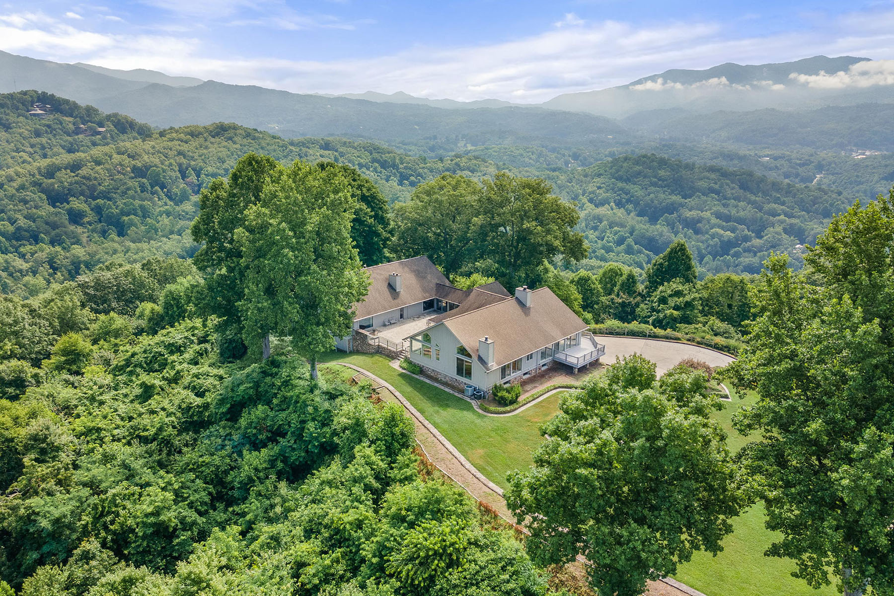 800 Fernwood Drive