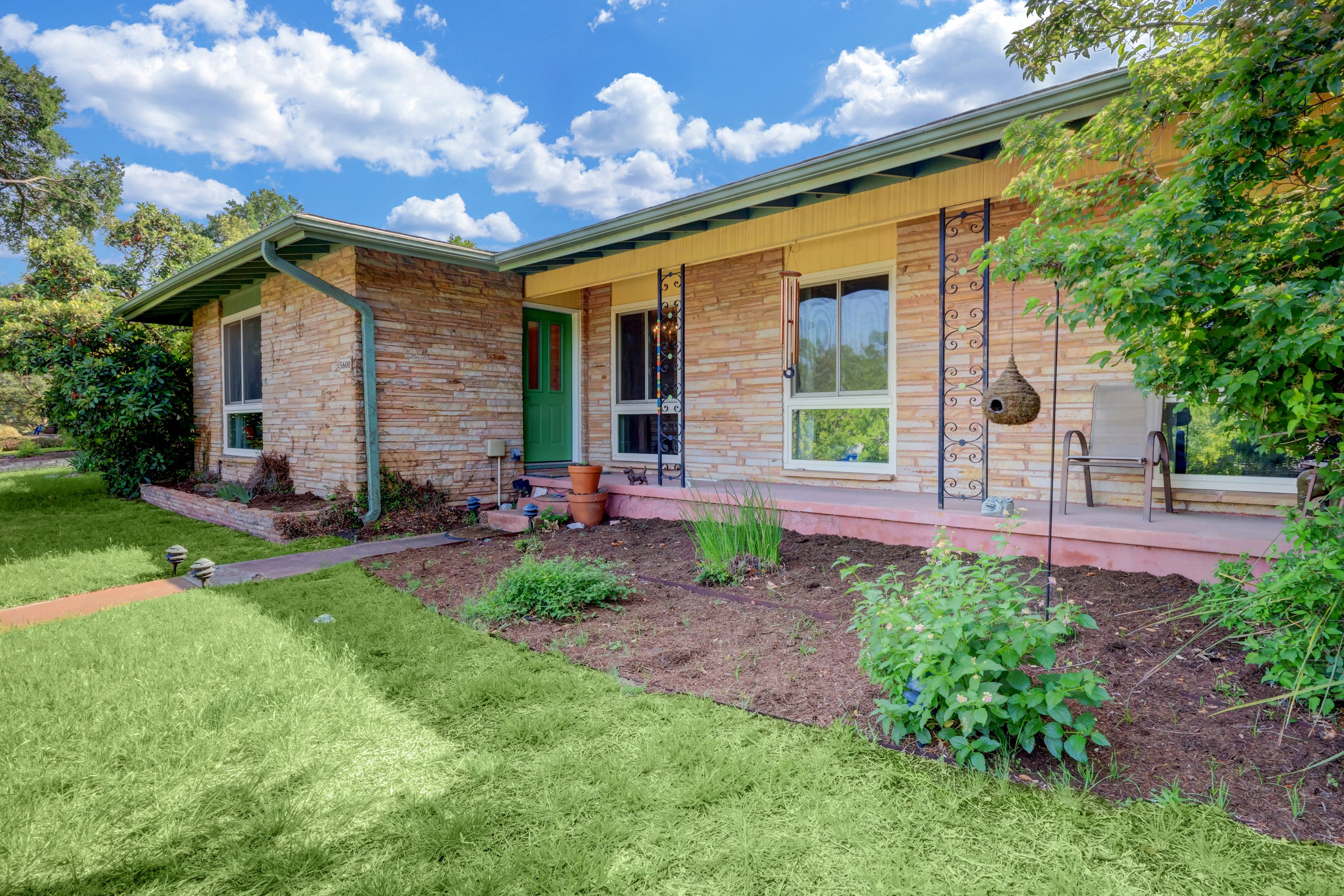 5600 Ridge Oak Drive 