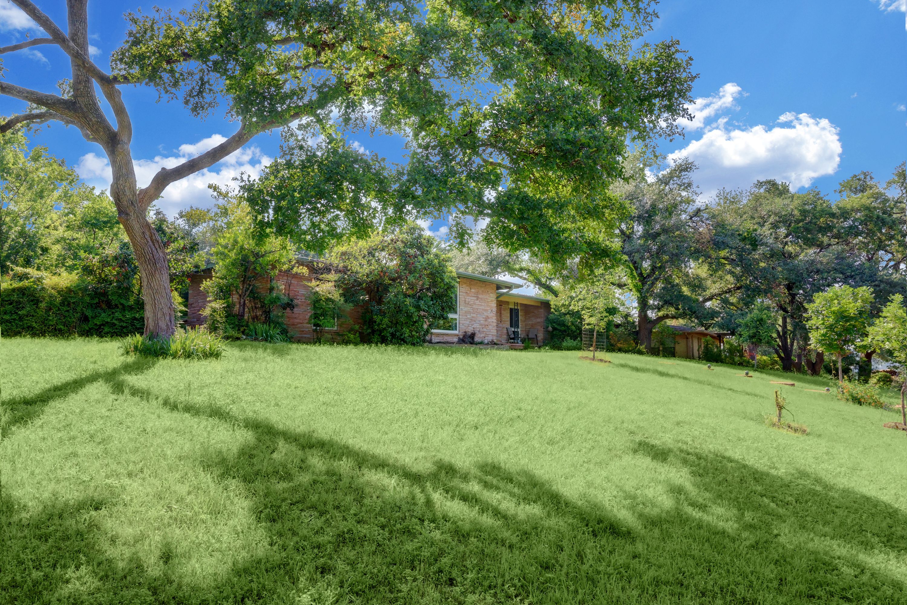 5600 Ridge Oak Drive 