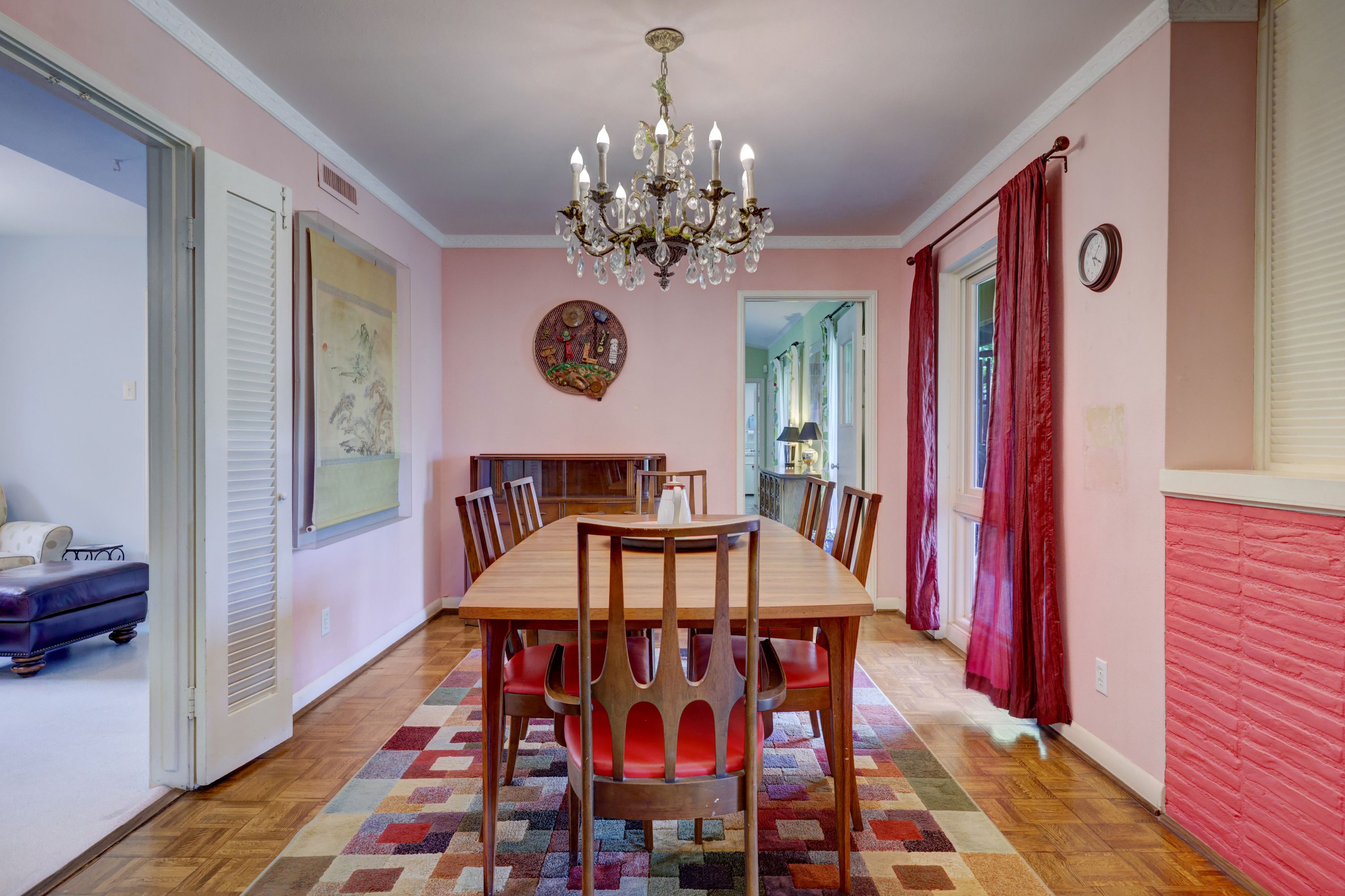 5600 Ridge Oak Drive 