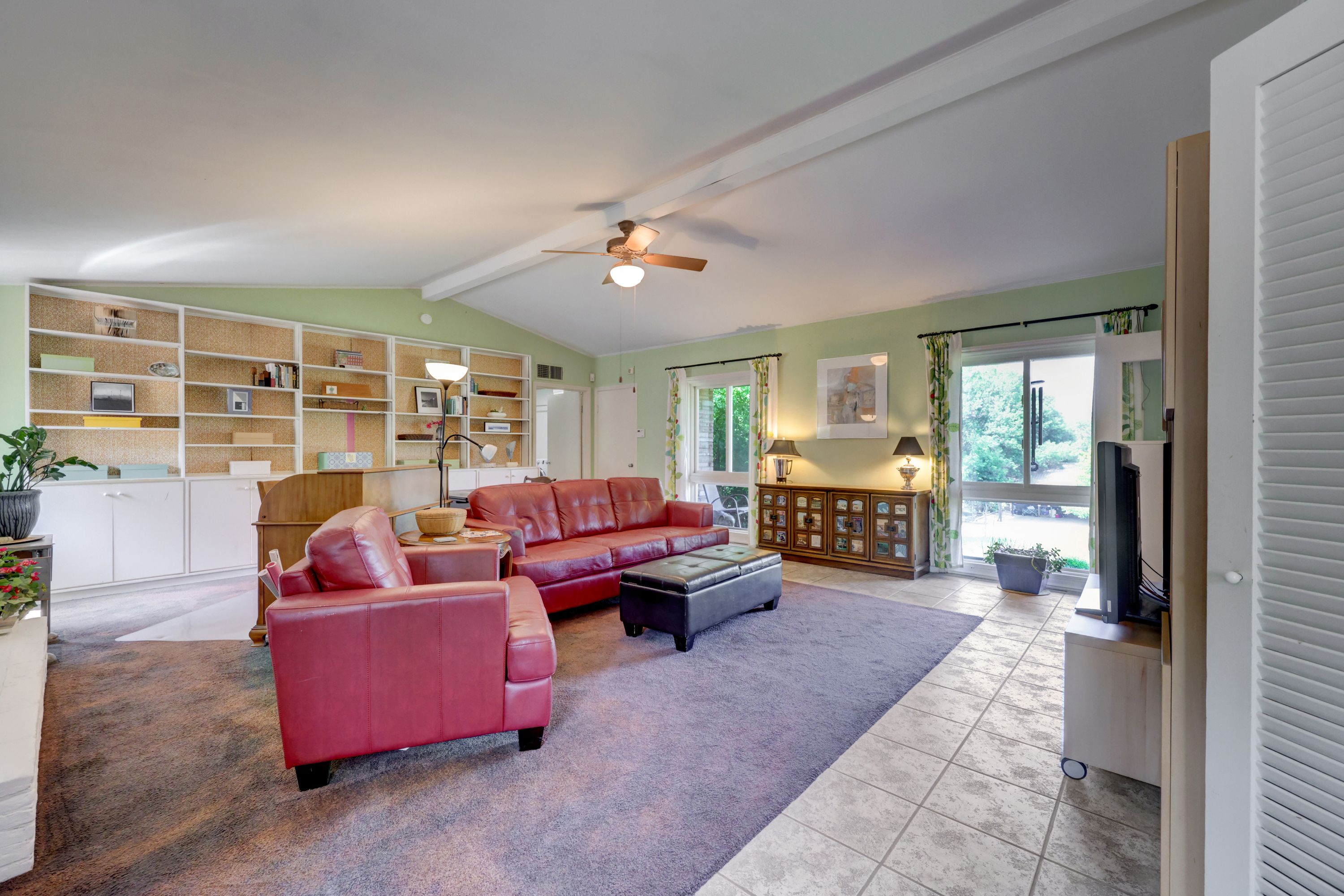 5600 Ridge Oak Drive 