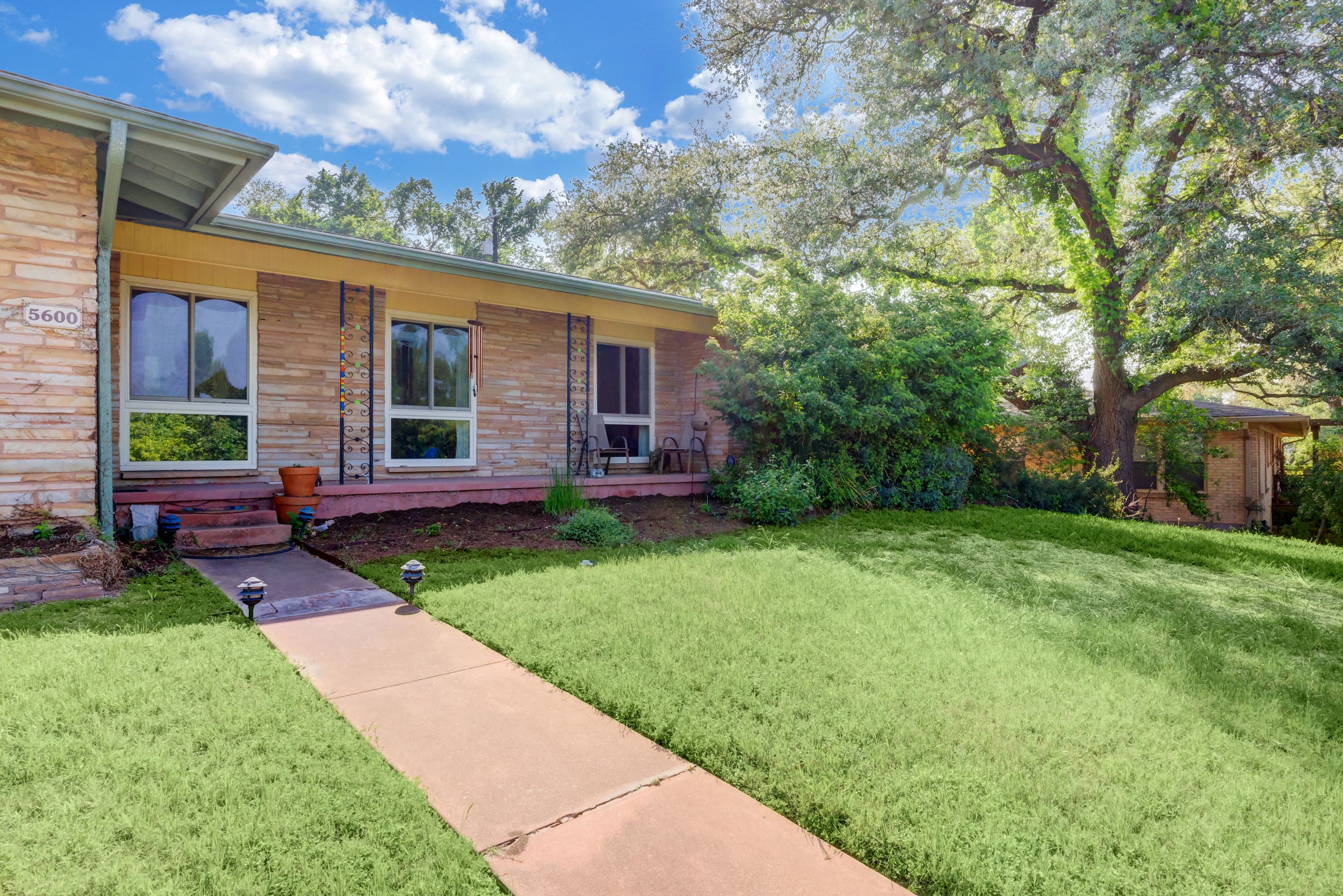 5600 Ridge Oak Drive 