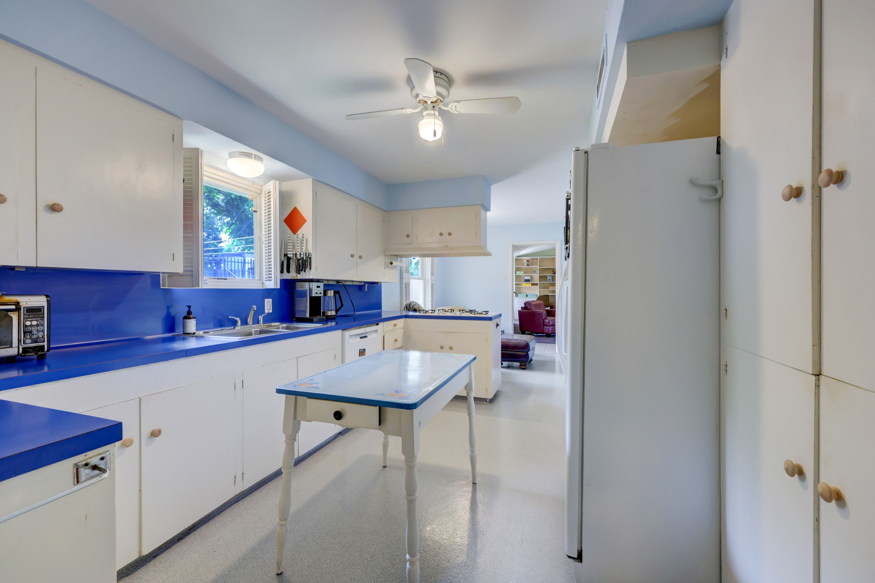 5600 Ridge Oak Drive 