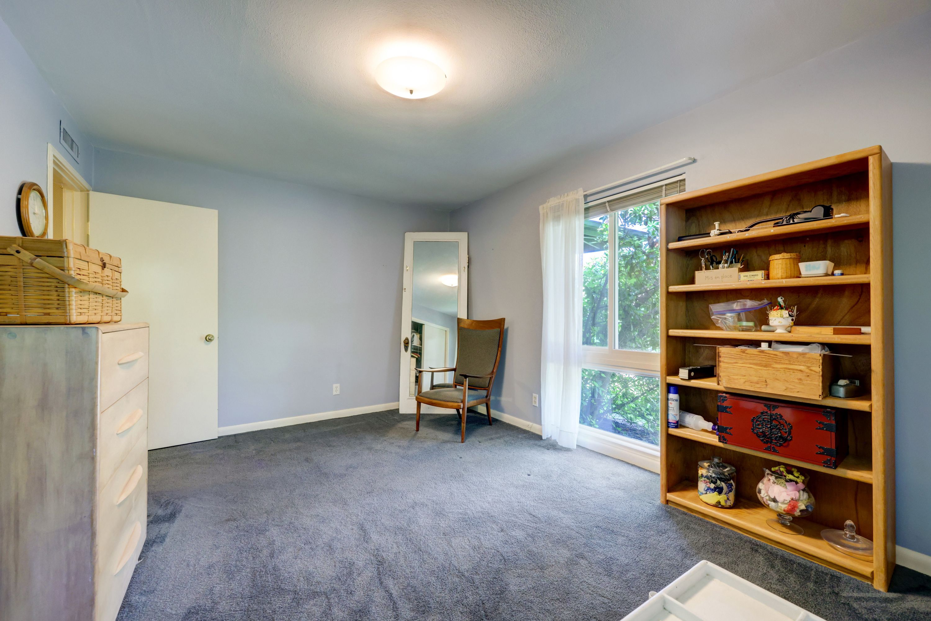 5600 Ridge Oak Drive 