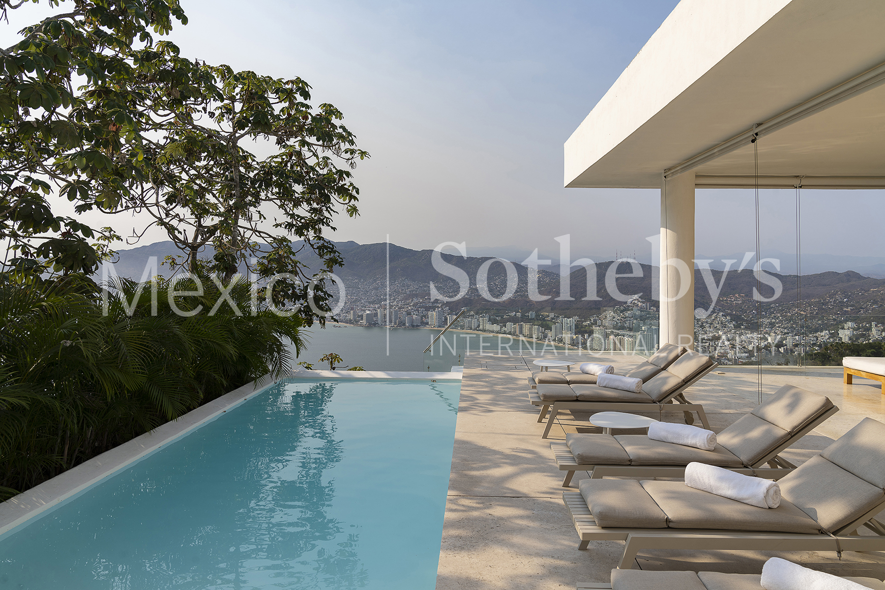 Vientos Cardinales 10 Club Residencial Las Brisas