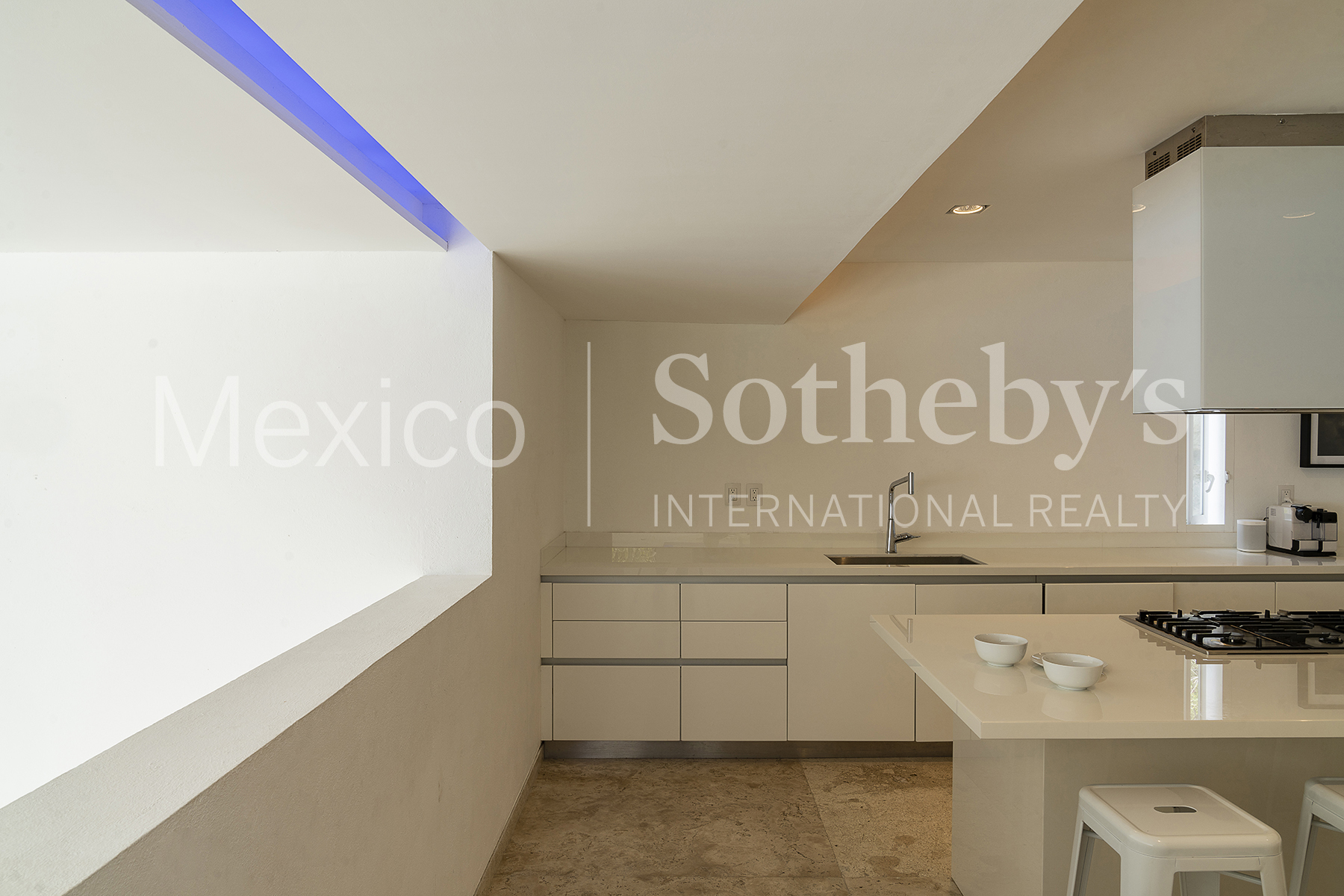 Vientos Cardinales 10 Club Residencial Las Brisas